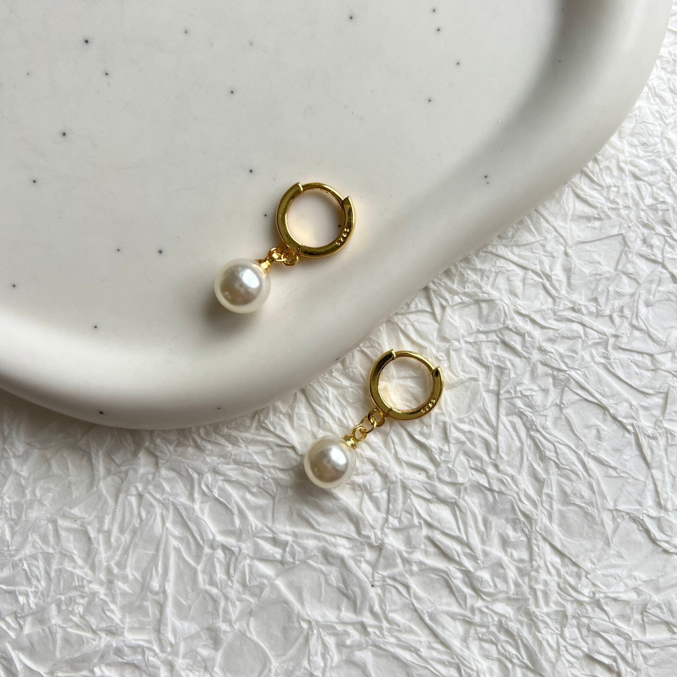 Ohrringe Braut, Creolen, Gold, Anhänger weiße Perle, eleganter Brautschmuck, Brautohrringe,-Ohrringe-Schmuckblüte