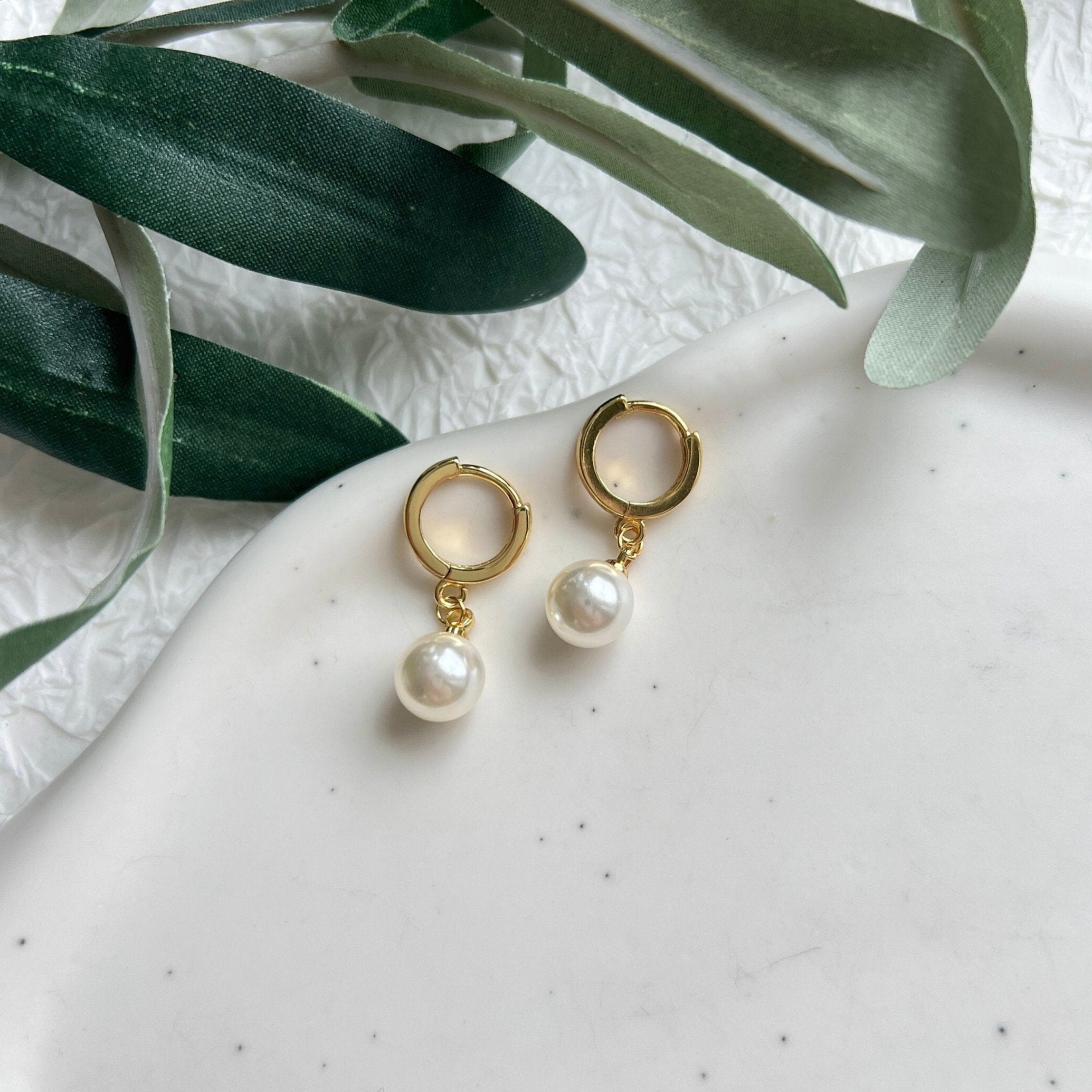 Ohrringe Braut, Creolen, Gold, Anhänger weiße Perle, eleganter Brautschmuck, Brautohrringe,-Ohrringe-Schmuckblüte