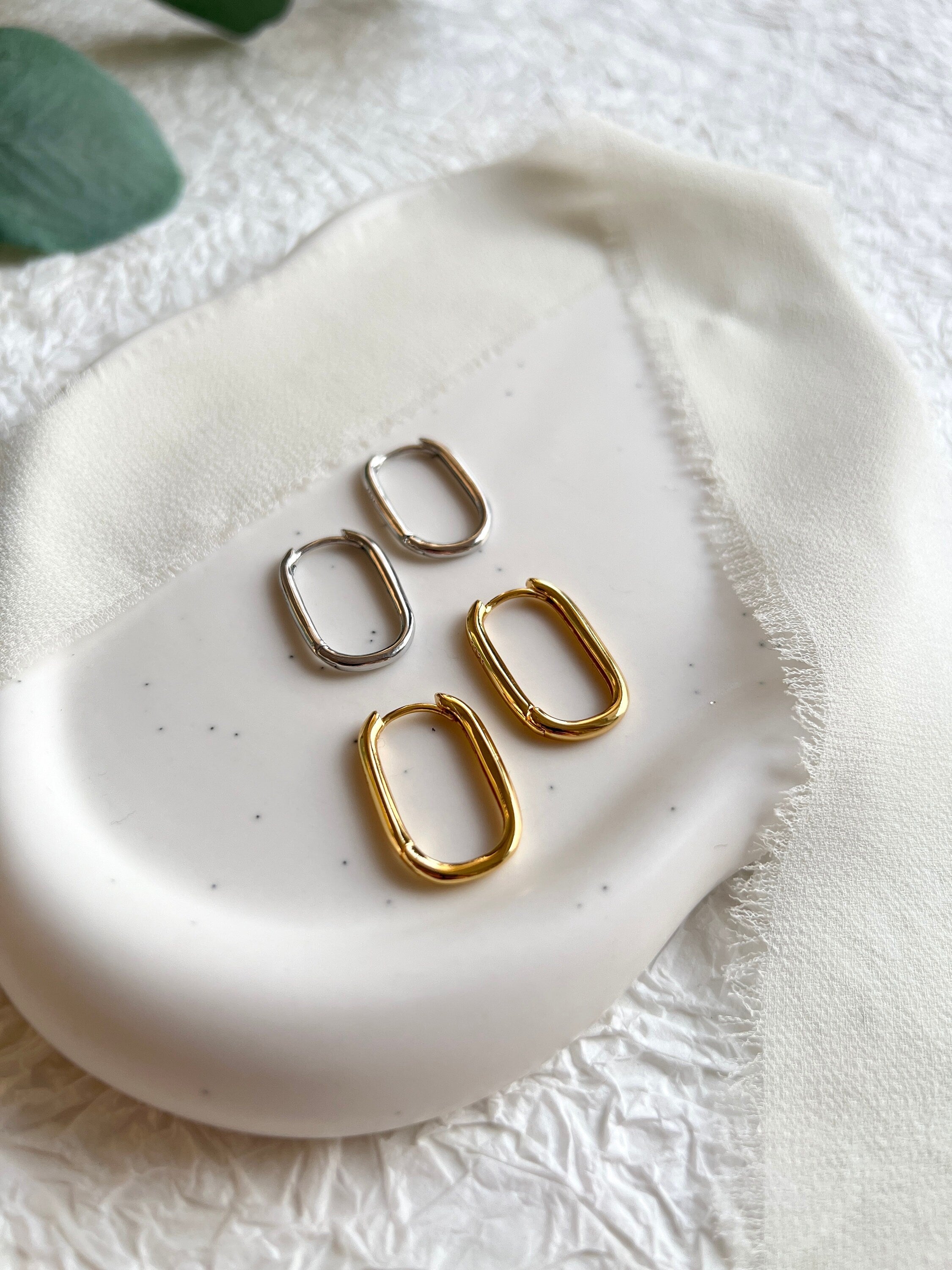 Ohrringe Creolen, Silber und Gold, moderne Kreolen oval rechteckig, minimalistisch, - Gold-Ohrringe-Schmuckblüte