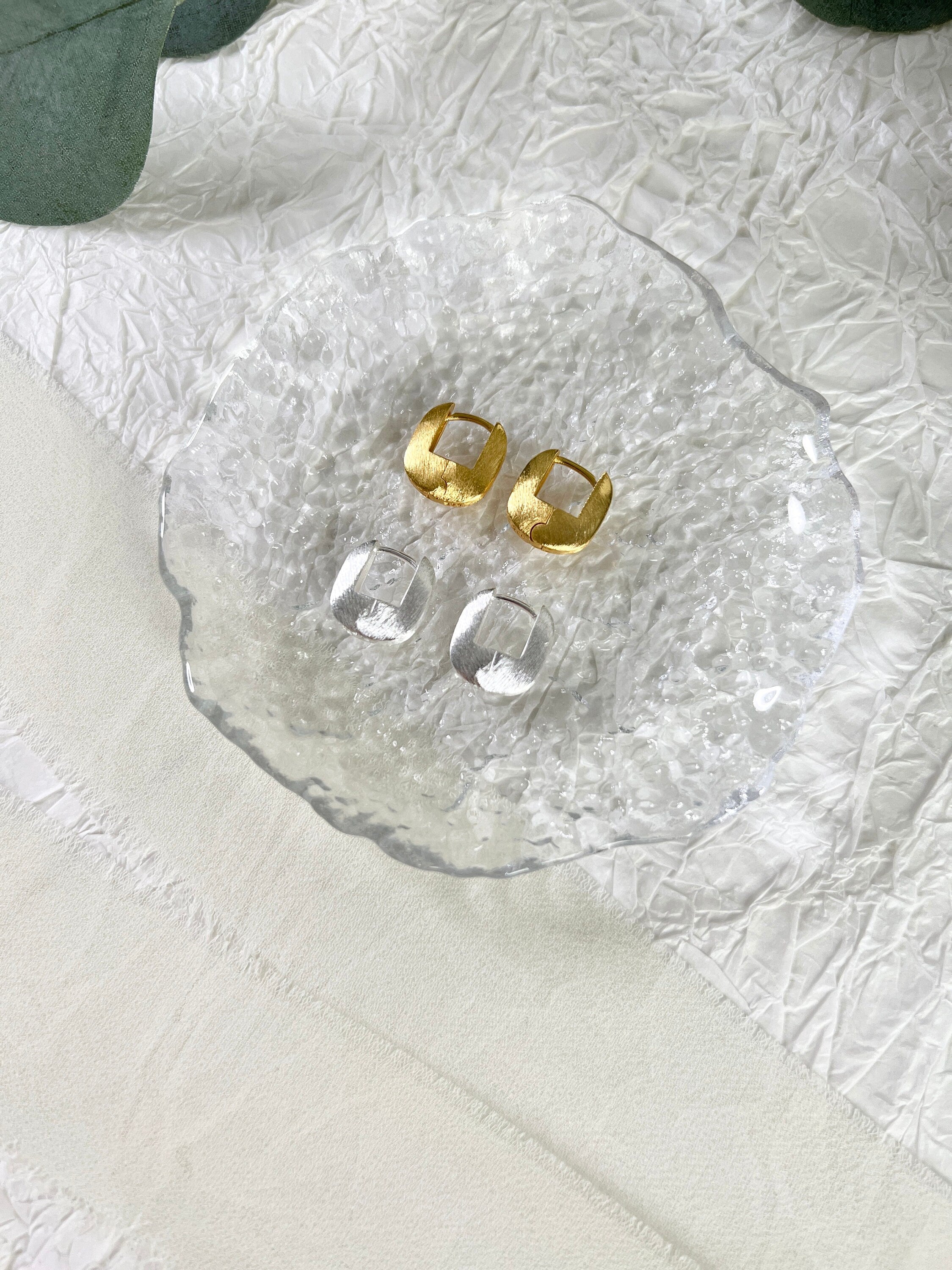 Ohrringe, Creolen, gebürsteter Edelstahl, Silber und Gold, moderne Kreolen rechteckig, - Silber-Ohrringe-Schmuckblüte