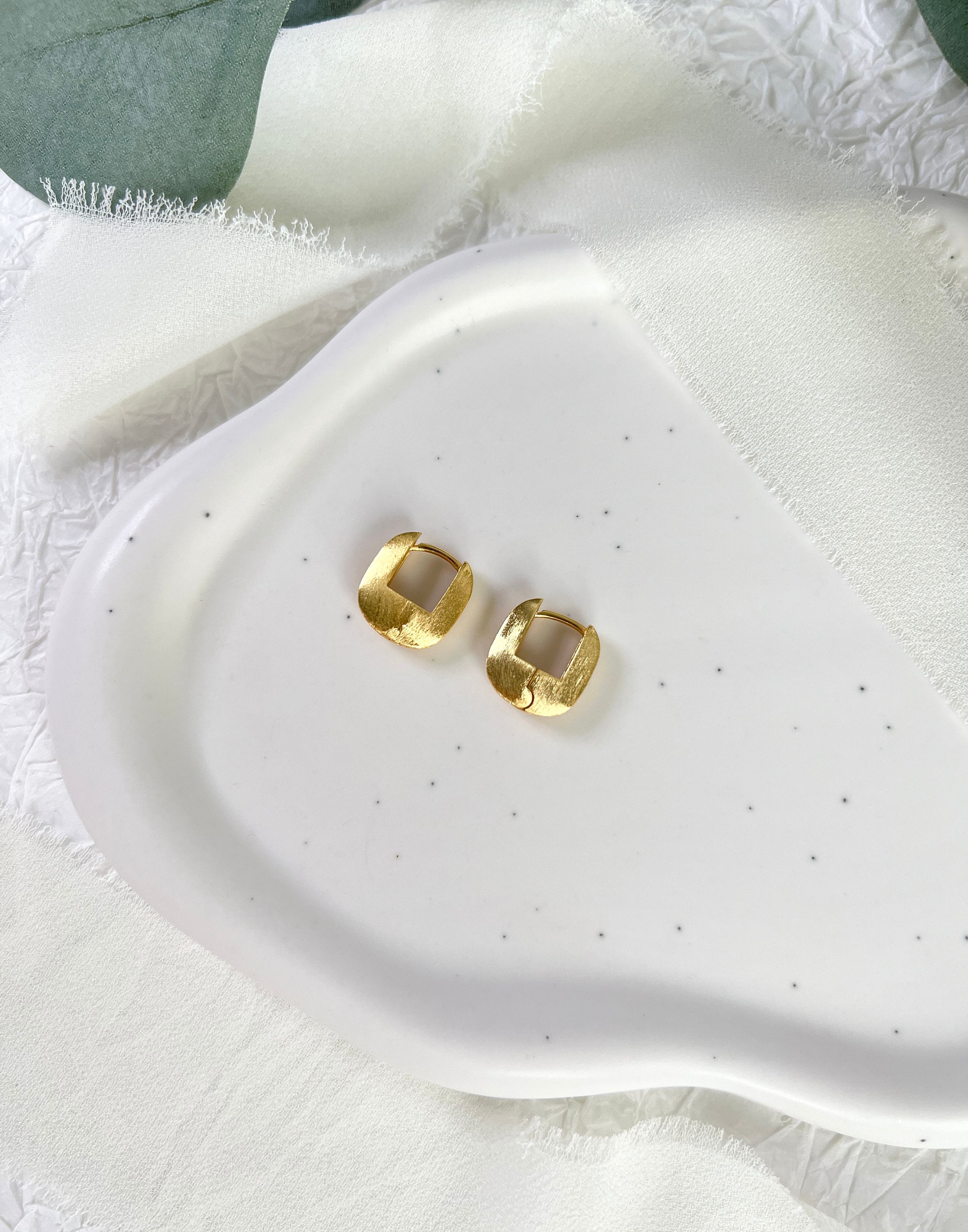 Ohrringe, Creolen, gebürsteter Edelstahl, Silber und Gold, moderne Kreolen rechteckig, - Silber-Ohrringe-Schmuckblüte