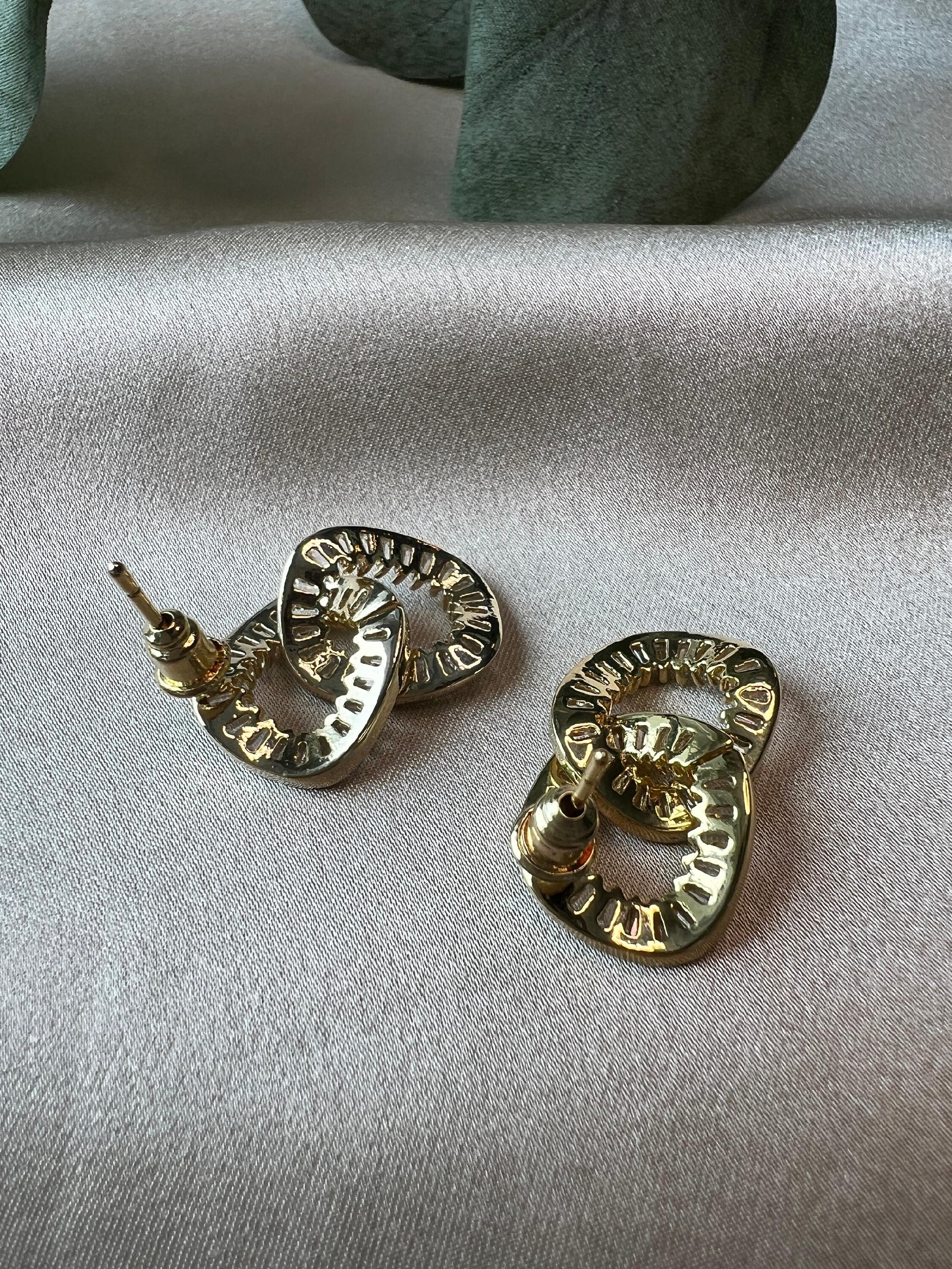 Ohrringe Gold, funkelnde Zirkoniasteine, glänzende Ohrstecker, Edelstahl, elegante Hängeohrringe, Schmuck Frauen, Brautohrringe-Ohrringe-Schmuckblüte