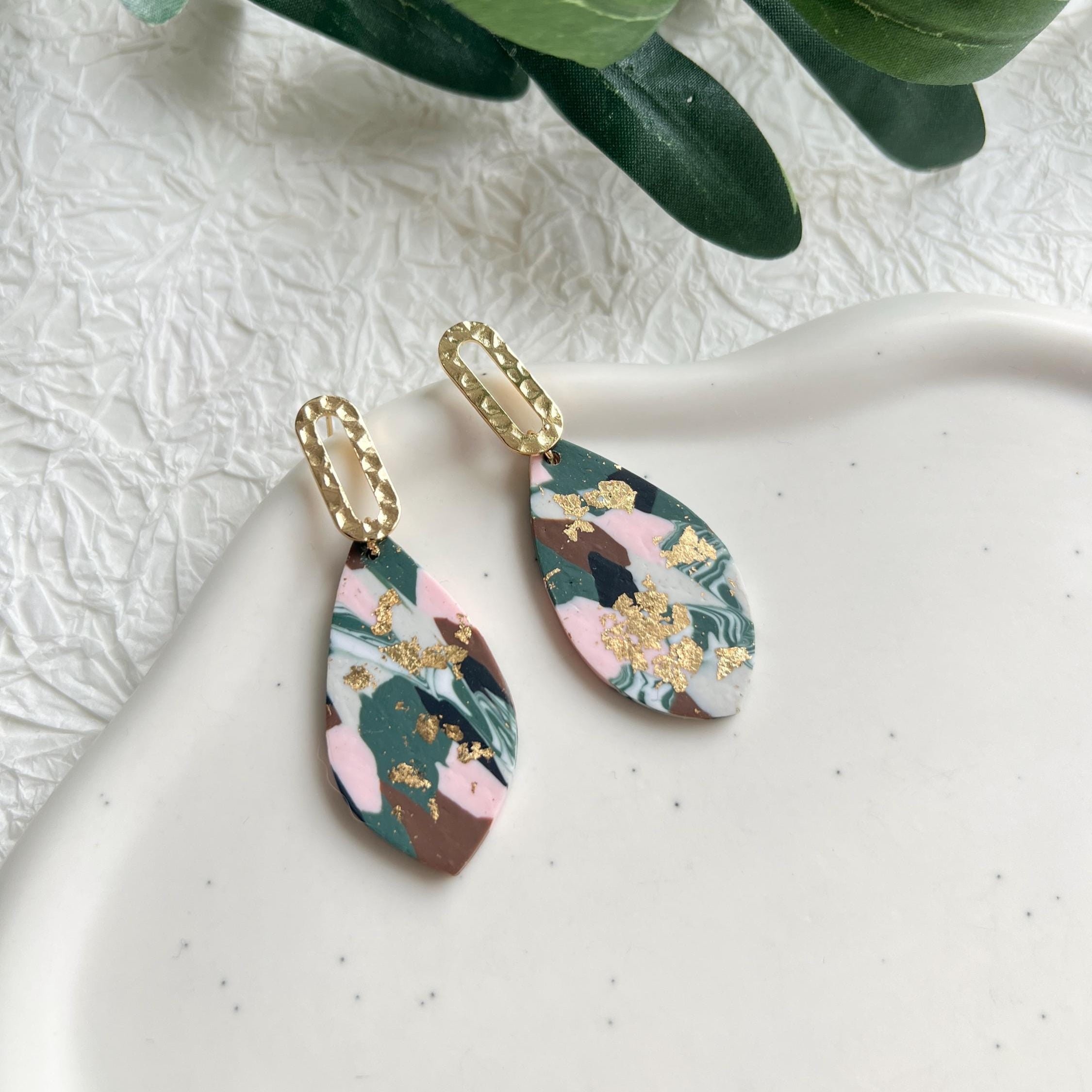 780232105a714f44d09e29e159916bd5