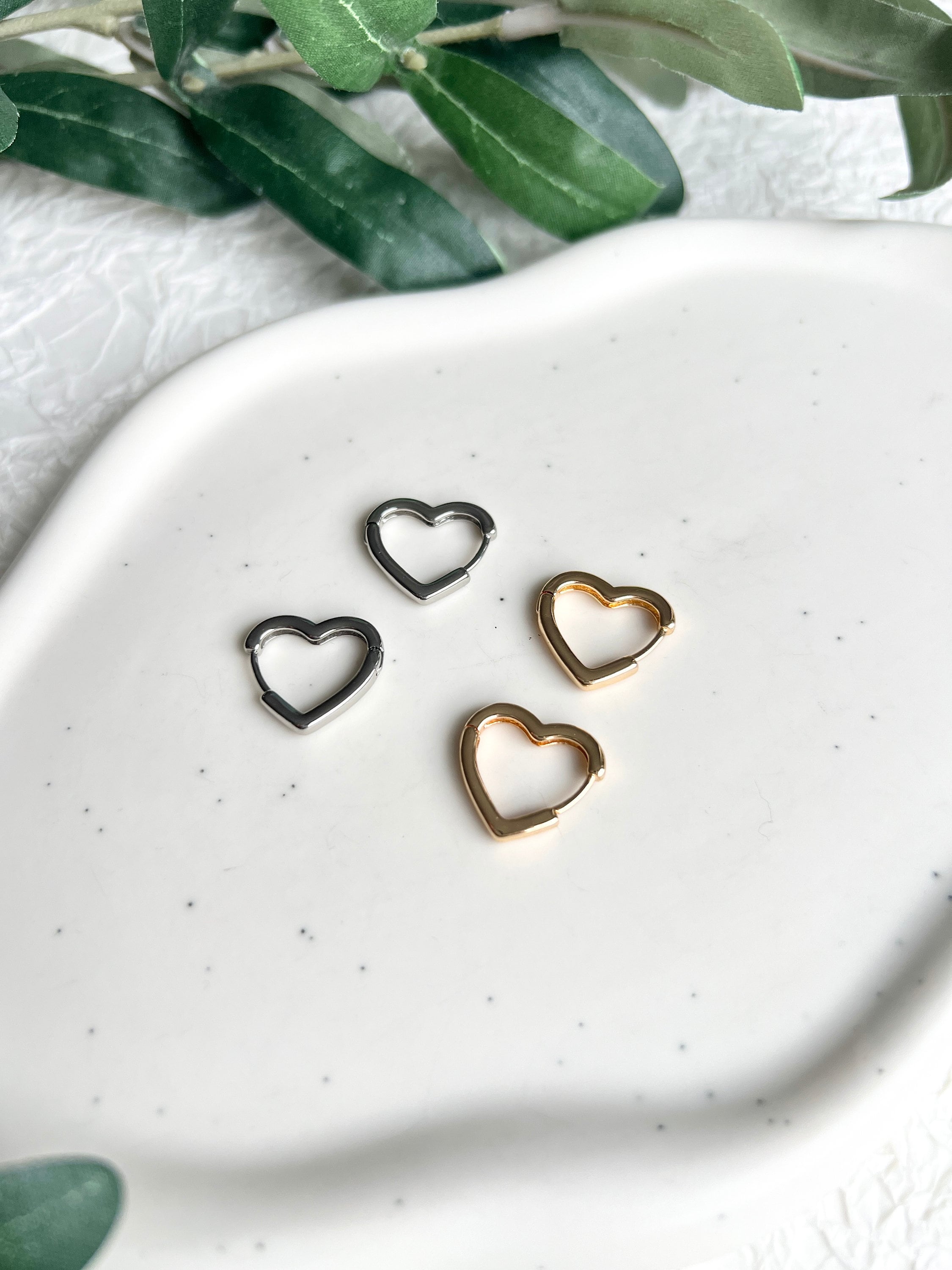 Ohrringe, Silber oder Gold, Herz Creolen, Edelstahl, Huggie Ohrringe, Hoops, Kreole, - Silber-Ohrringe-Schmuckblüte