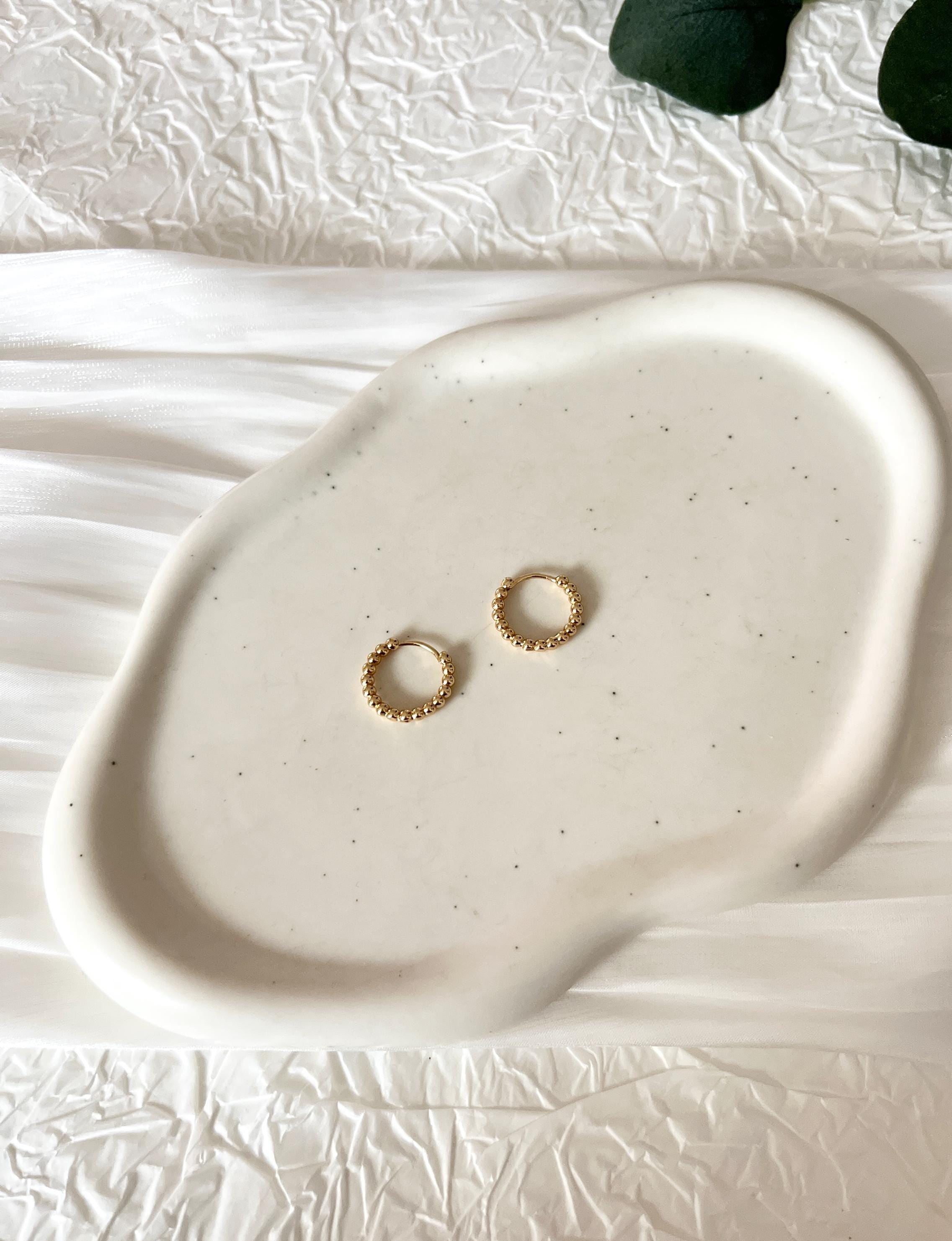 Goldene feine Creolen, Schmuck für Frauen, Geschenk fuer Sie, Ohrringe, eleganter Ohrschmuck, Damenschmuck Gold, Weihnachtsgeschenk, Geburtstagsgeschenk