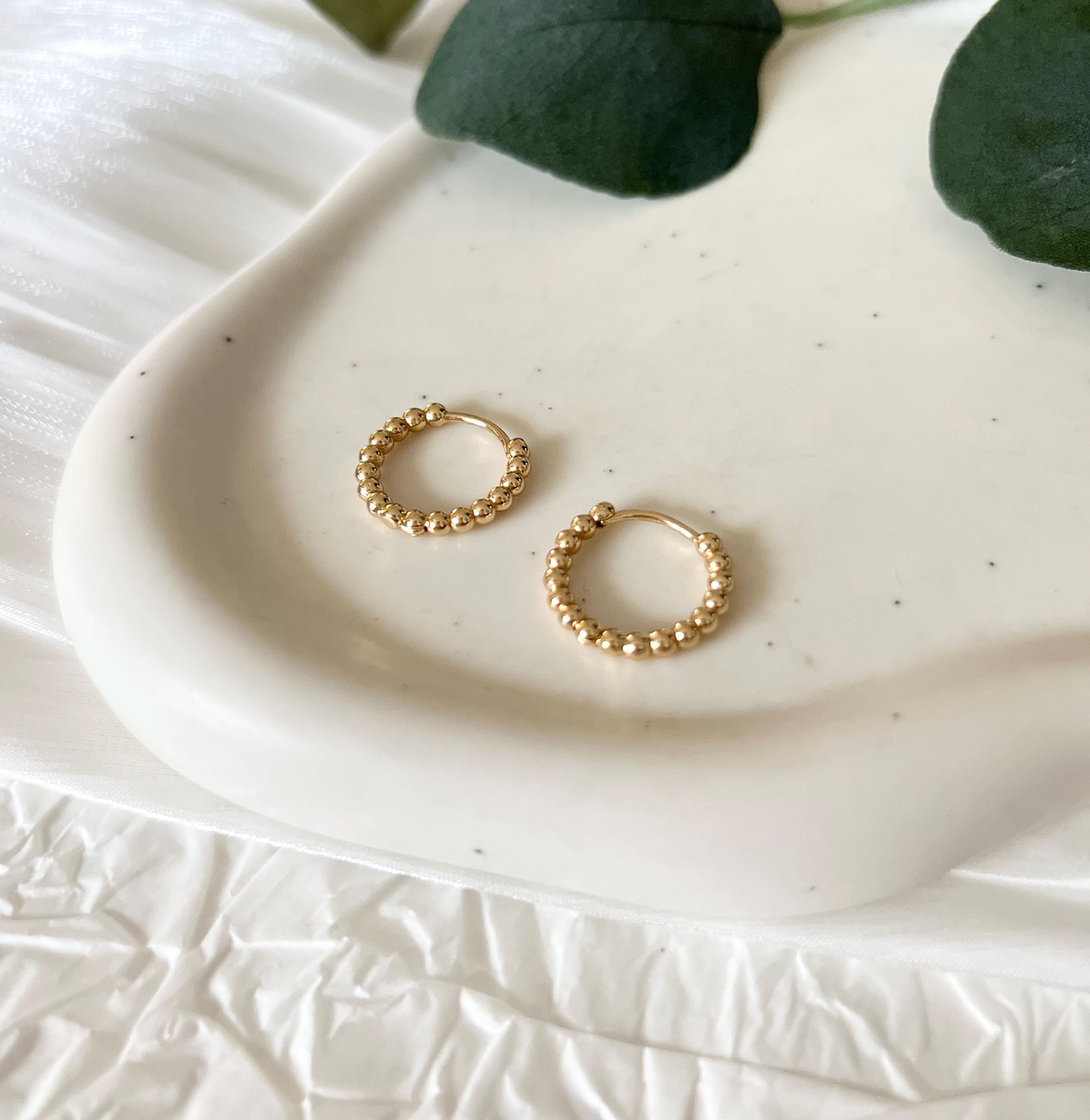 Goldene feine Creolen, Schmuck für Frauen, Geschenk fuer Sie, Ohrringe, eleganter Ohrschmuck, Damenschmuck Gold, Weihnachtsgeschenk, Geburtstagsgeschenk