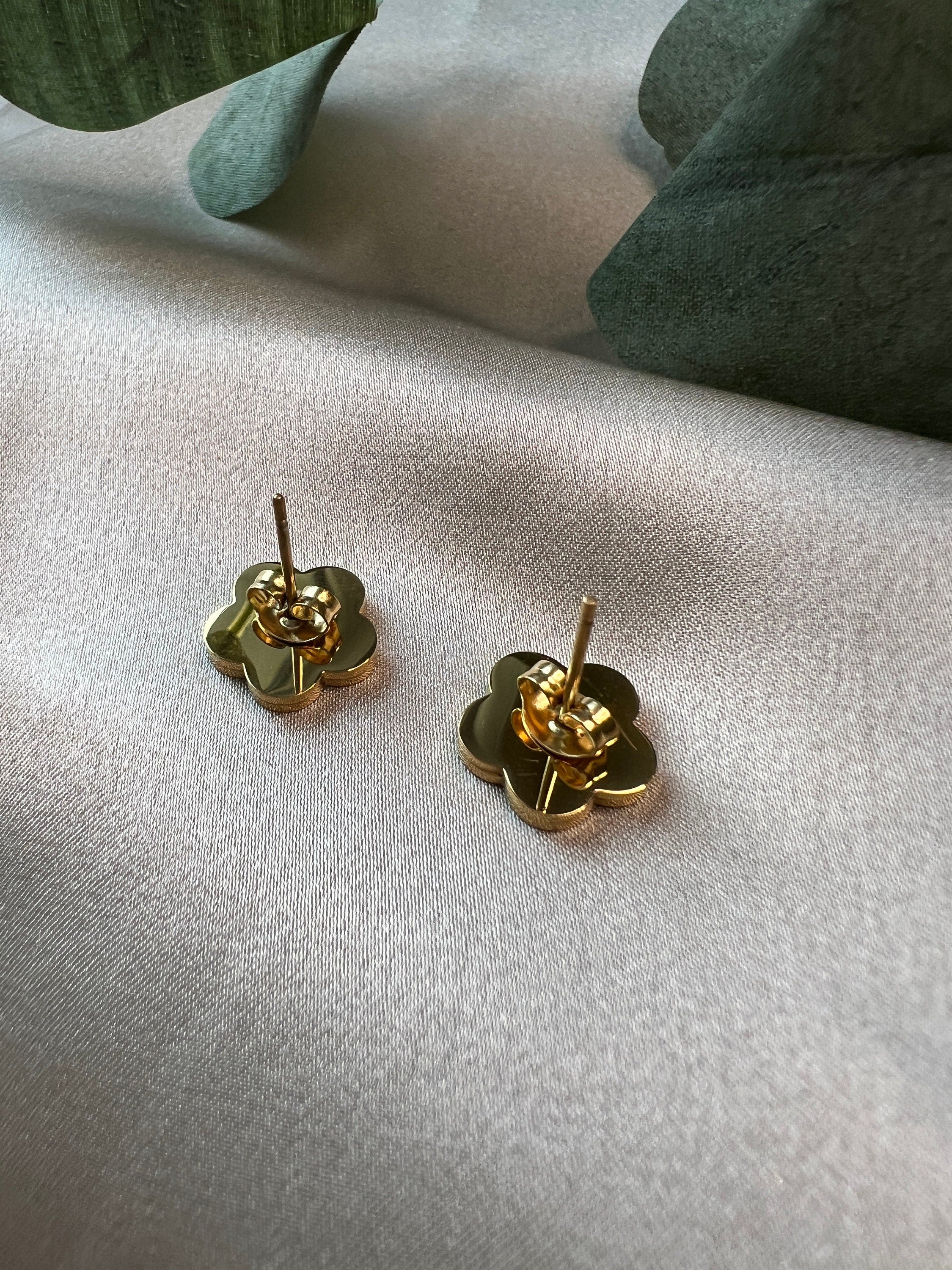 Ohrstecker Blumen in Perlmutt, Edelstahl Ohrschmuck, gold, silber, rosegold, Ohrringe für Frauen, florale Ohrringe - Gold-Ohrringe-Schmuckblüte