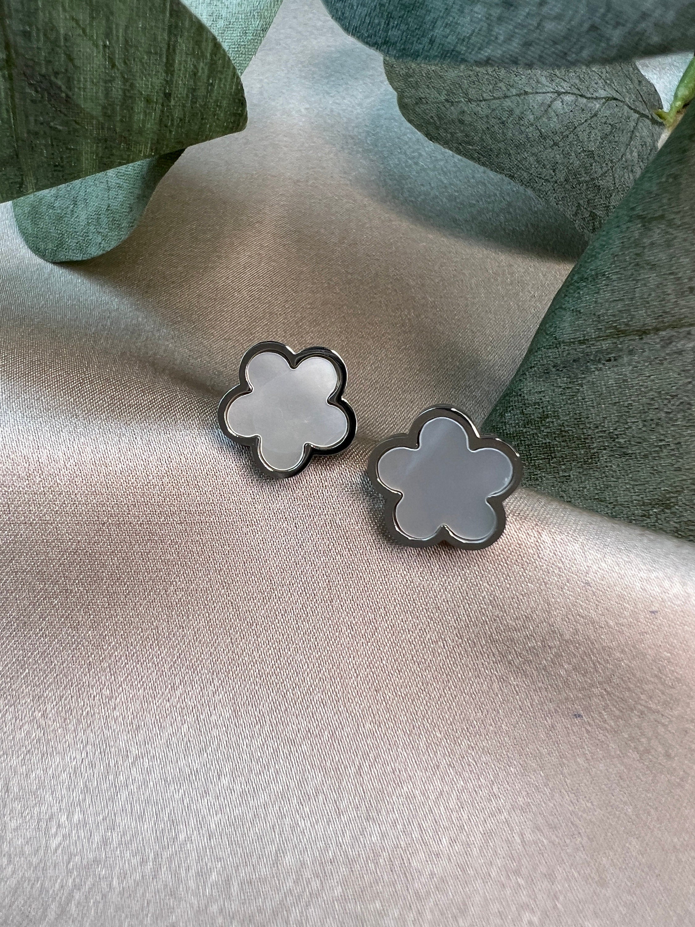 Ohrstecker Blumen in Perlmutt, Edelstahl Ohrschmuck, gold, silber, rosegold, Ohrringe für Frauen, florale Ohrringe - Silber-Ohrringe-Schmuckblüte