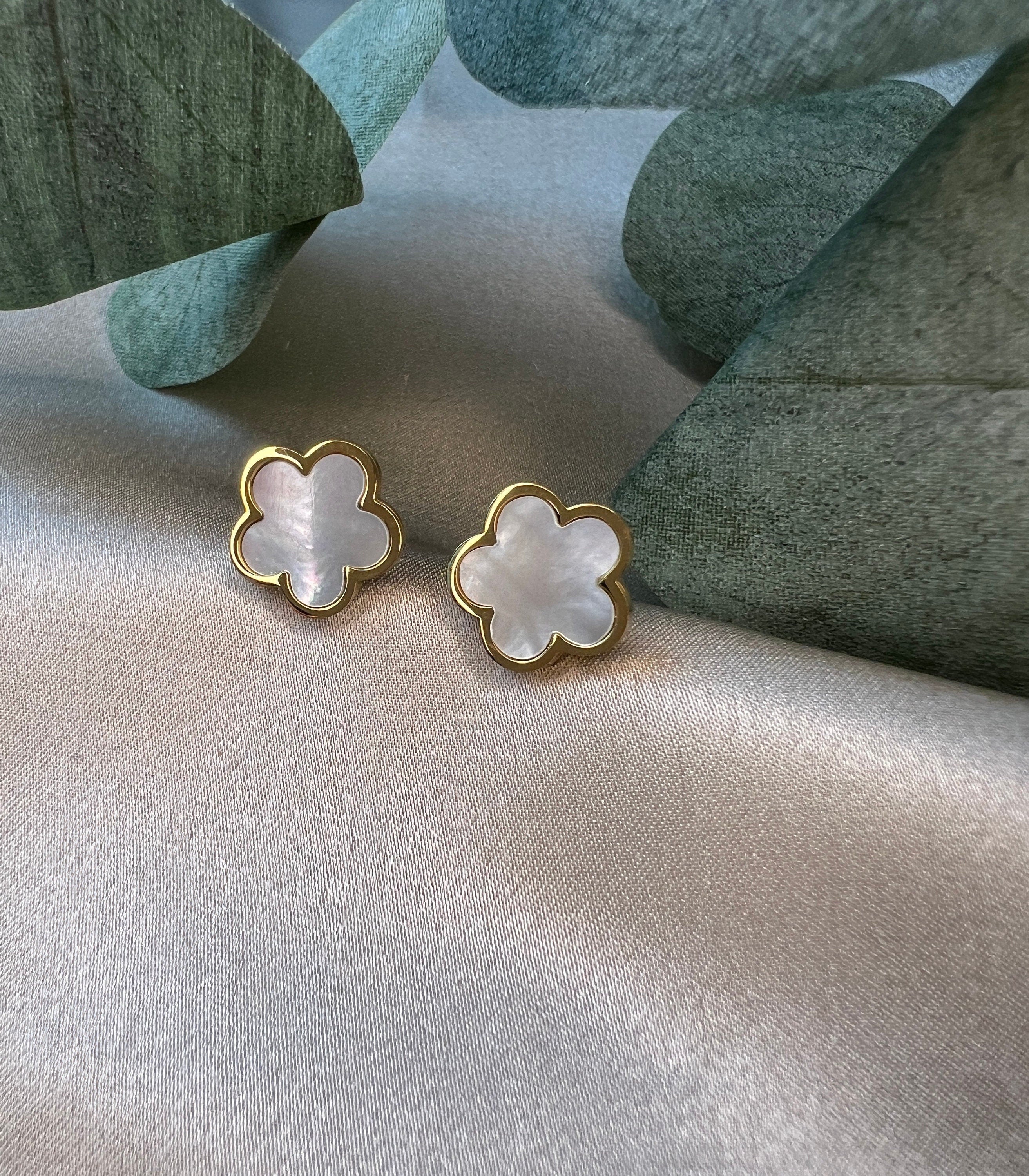 Ohrstecker Blumen in Perlmutt, Edelstahl Ohrschmuck, gold, silber, rosegold, Ohrringe für Frauen, florale Ohrringe - Silber-Ohrringe-Schmuckblüte