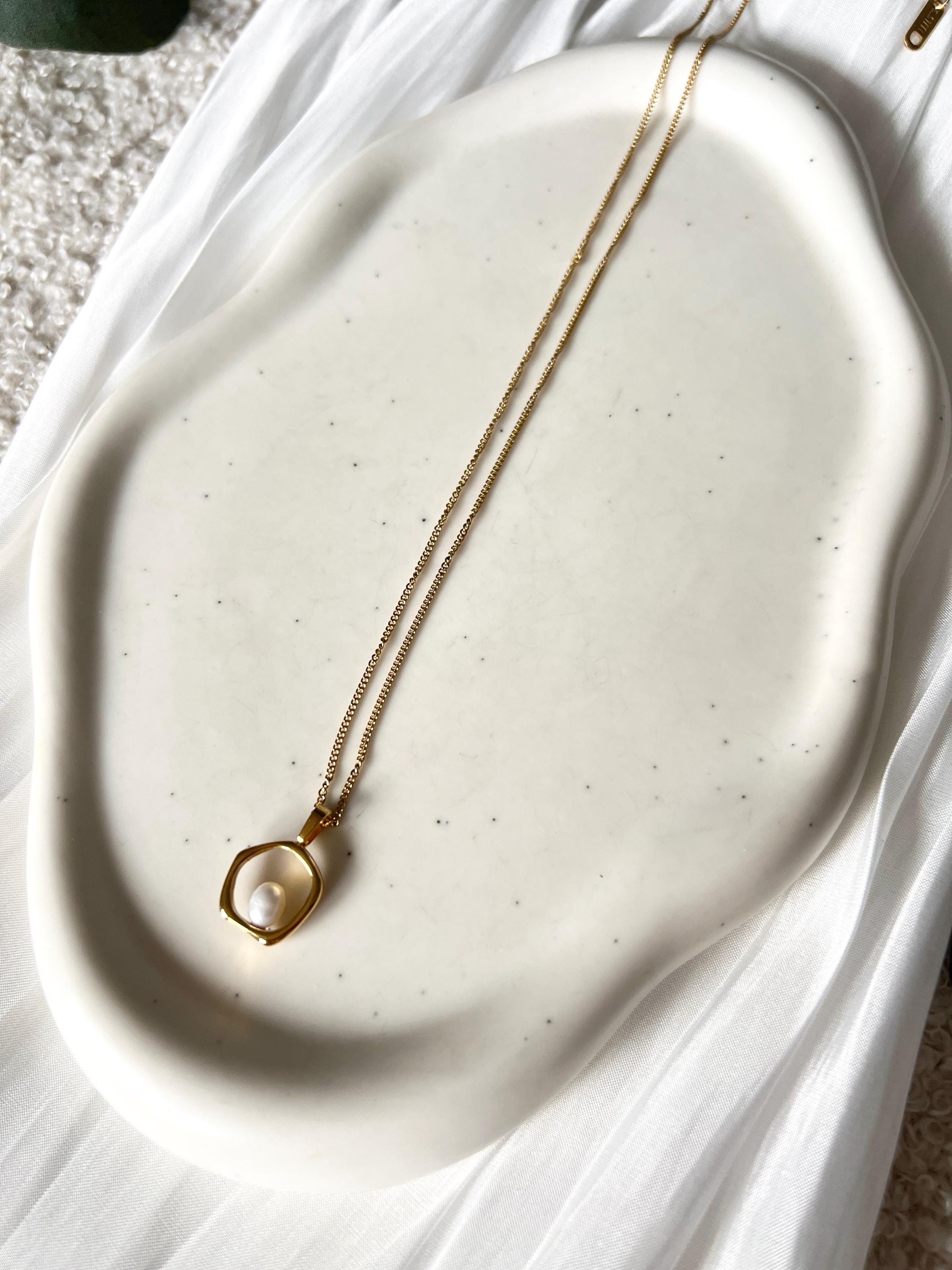 Halskette, Perle, Perlenanhaenger, Perlenschmuck, Brautschmuck, Gold, Brauthalskette, Schmuck Hochzeit, feine Kette