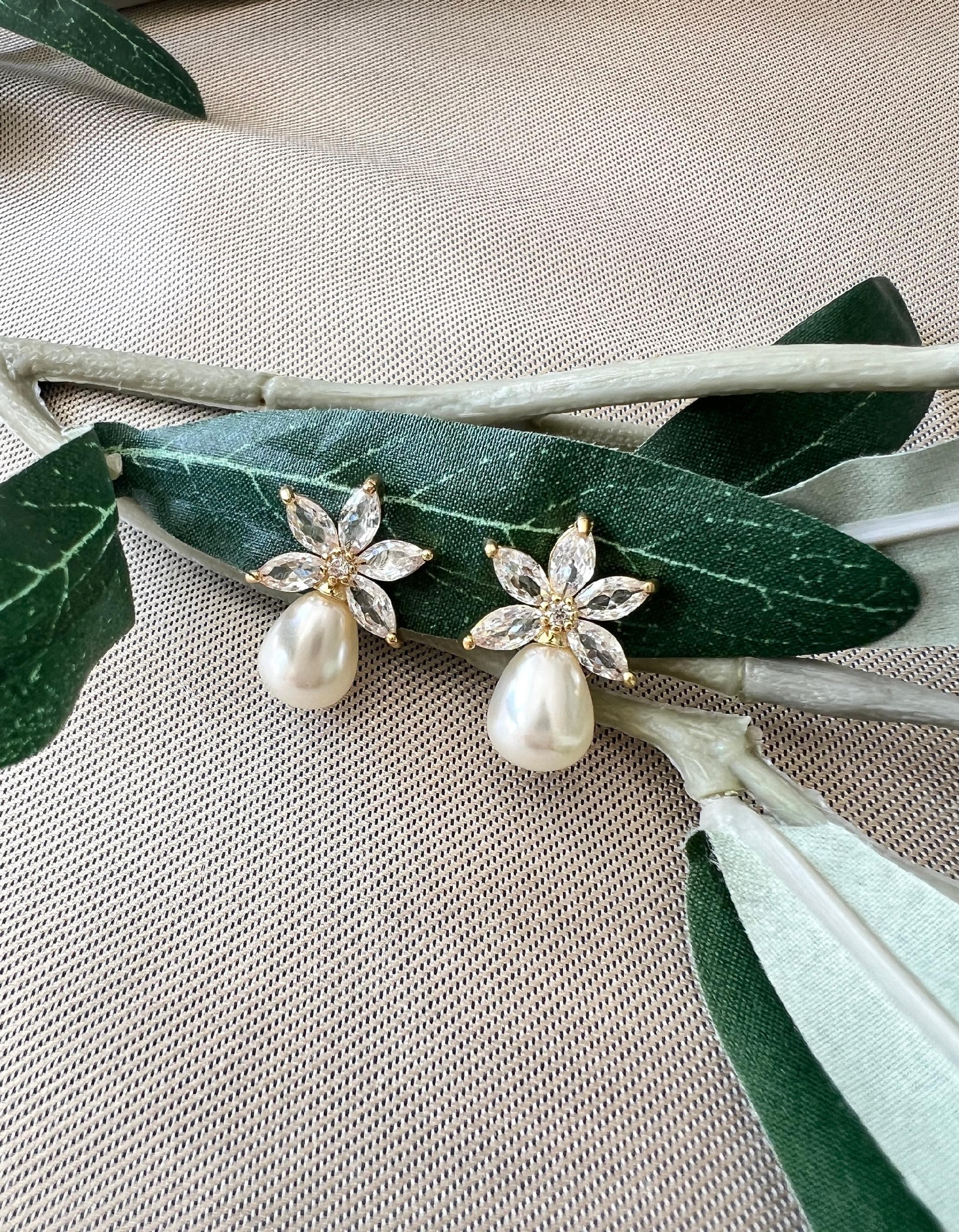 Perlenohrringe, Perlen Ohrstecker Silber, Gold, Roségold, mit Zirkoniasteinen, funkelnde Ohrringe Braut, Brautschmuck, Brautohrringe - Gold-Ohrringe-Schmuckblüte