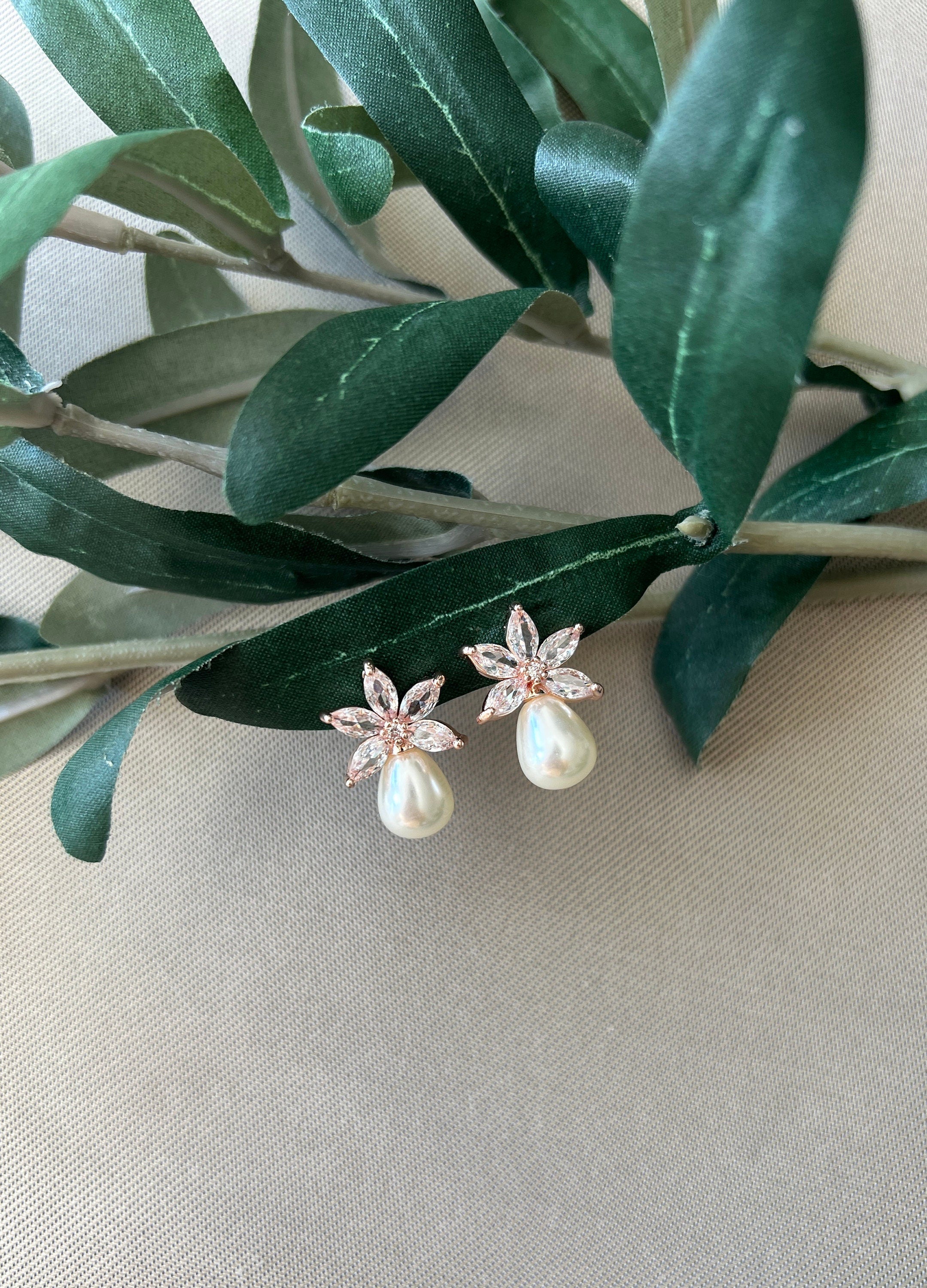 Perlenohrringe, Perlen Ohrstecker Silber, Gold, Roségold, mit Zirkoniasteinen, funkelnde Ohrringe Braut, Brautschmuck, Brautohrringe - Gold-Ohrringe-Schmuckblüte