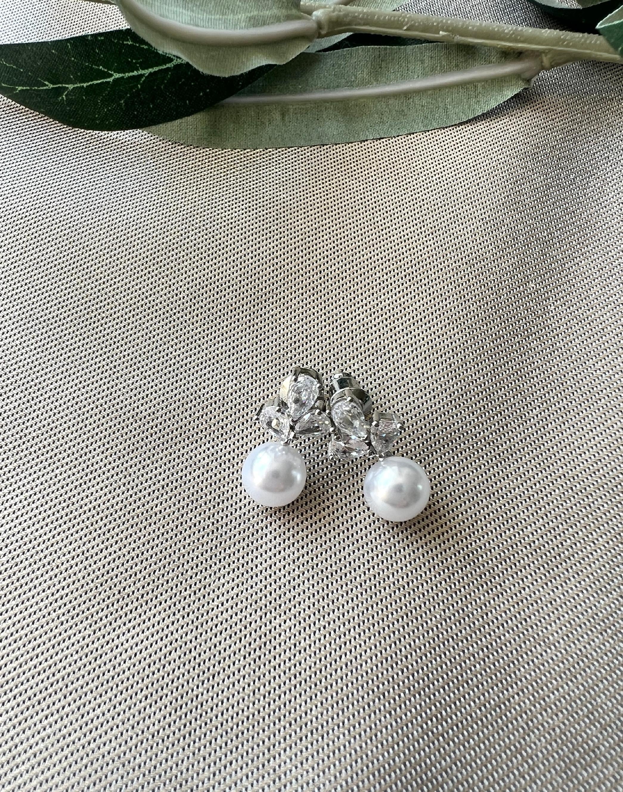 Brautohrringe, Ohrstecker, Gold oder Silber, feiner Perlenschmuck, Perlenohrringe, Brautschmuck, Schmuck Hochzeit, Schmuckbluete