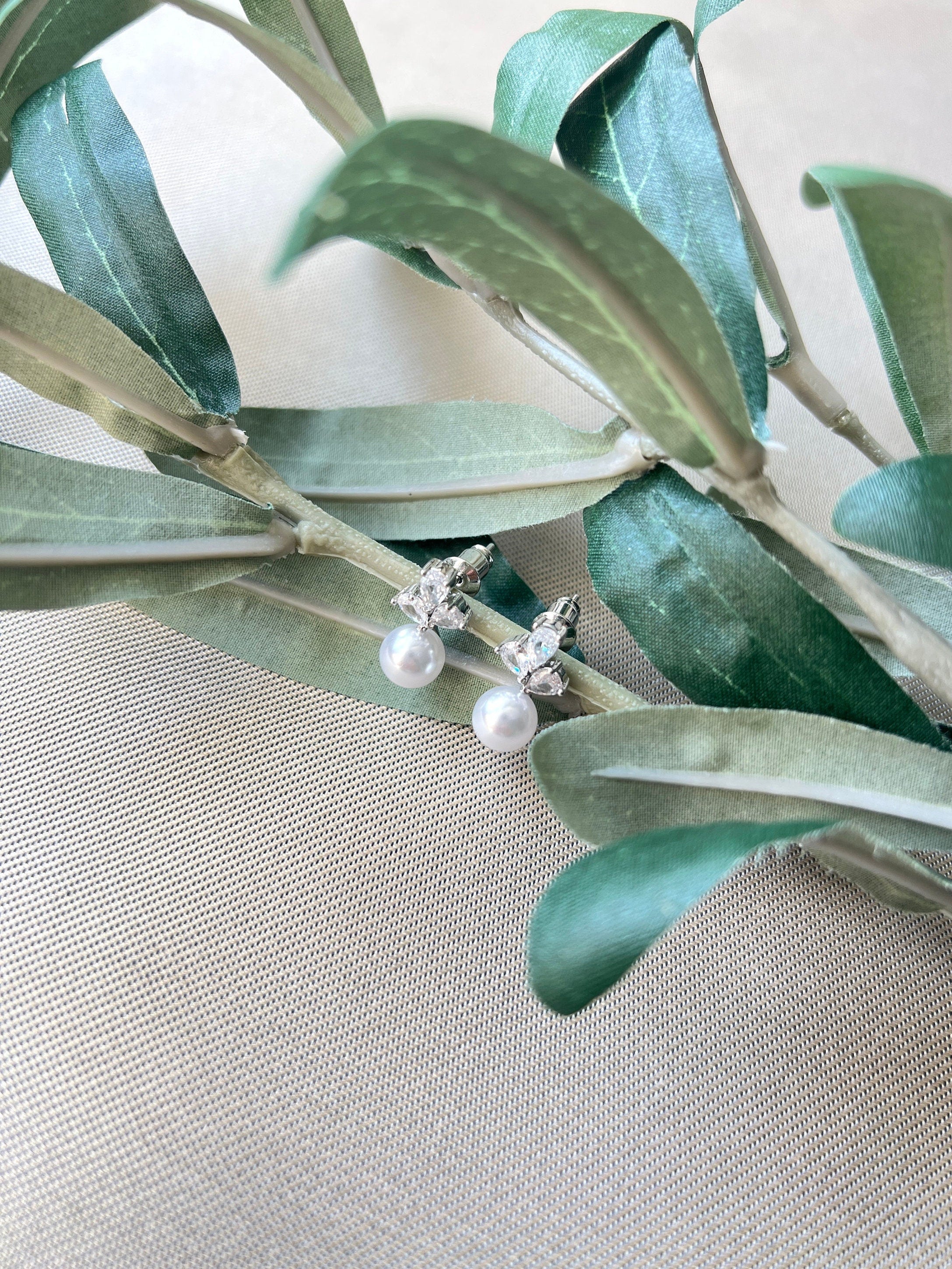 Perlenohrringe, Perlen Ohrstecker Silber mit Zirkoniasteinen, funkelnde Ohrringe Braut, Brautschmuck, Brautohrringe, edler Schmuck Frauen-Ohrringe-Schmuckblüte
