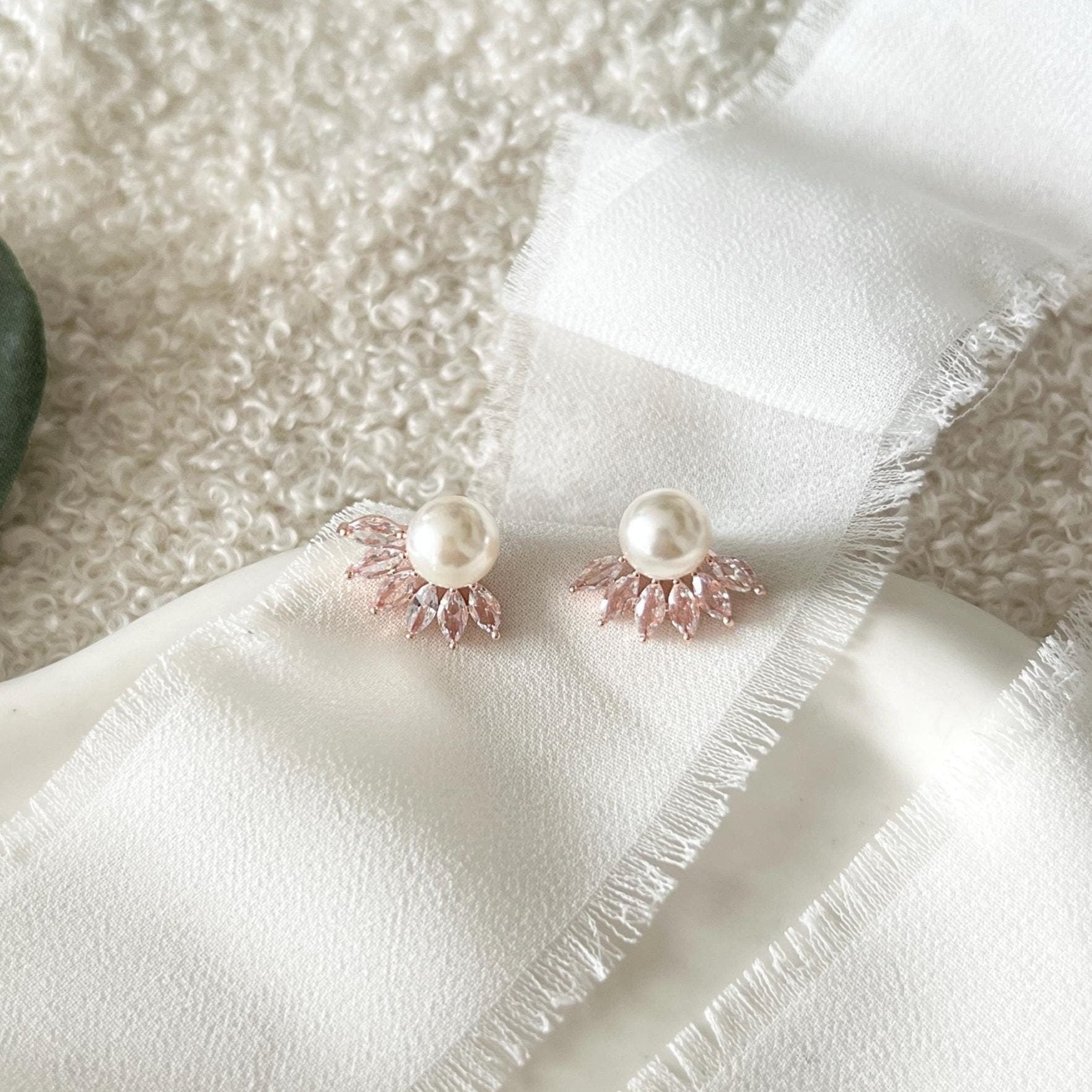 Perlenohrringe, Ohrstecker, Roségold, weiße Perlen, Brautohrringe, Ohrschmuck, Brautschmuck, Brautjungfer