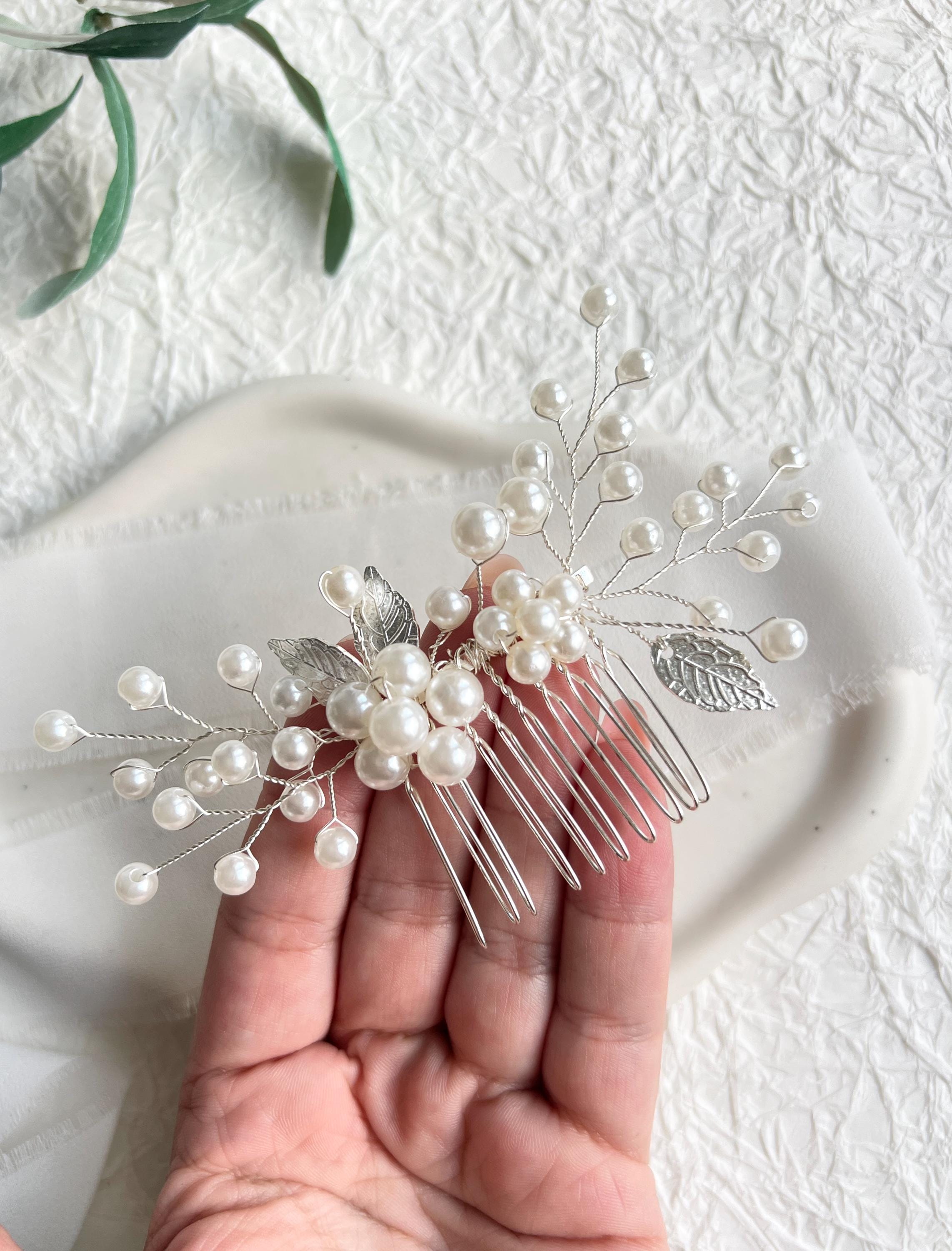 Brautschmuck, silberner Haarkamm, weiße Perlen, Silber, Blätter, Haarspange, Brauthaarschmuck, Schmuck Hochzeit, Braut, Blumen, Perlenschmuck