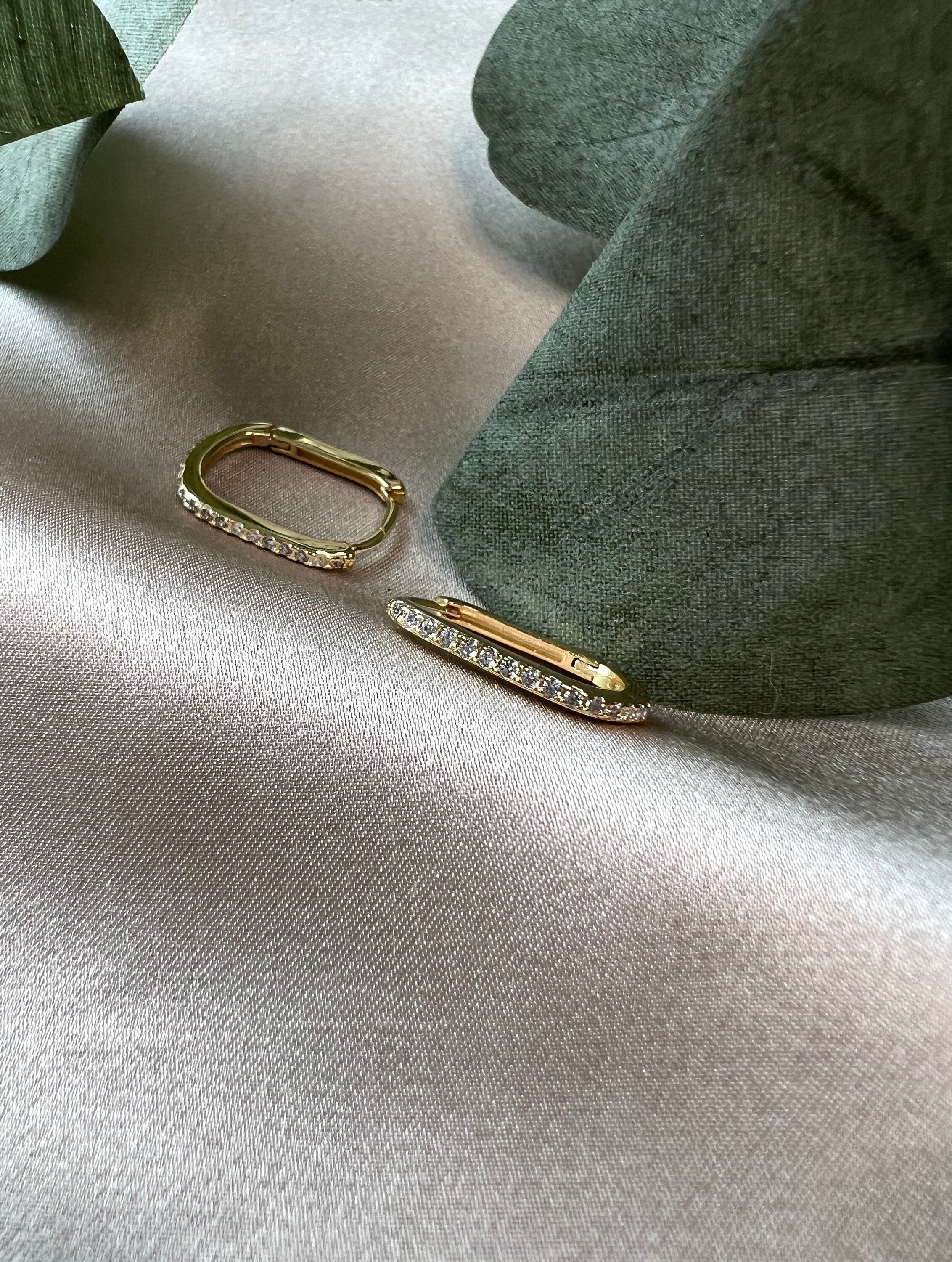 Rechteckige Creolen mit Zirkon-Pavé - gold und silber - minimalistische Ohrringe - Gold Einzeln-Ohrringe-Schmuckblüte