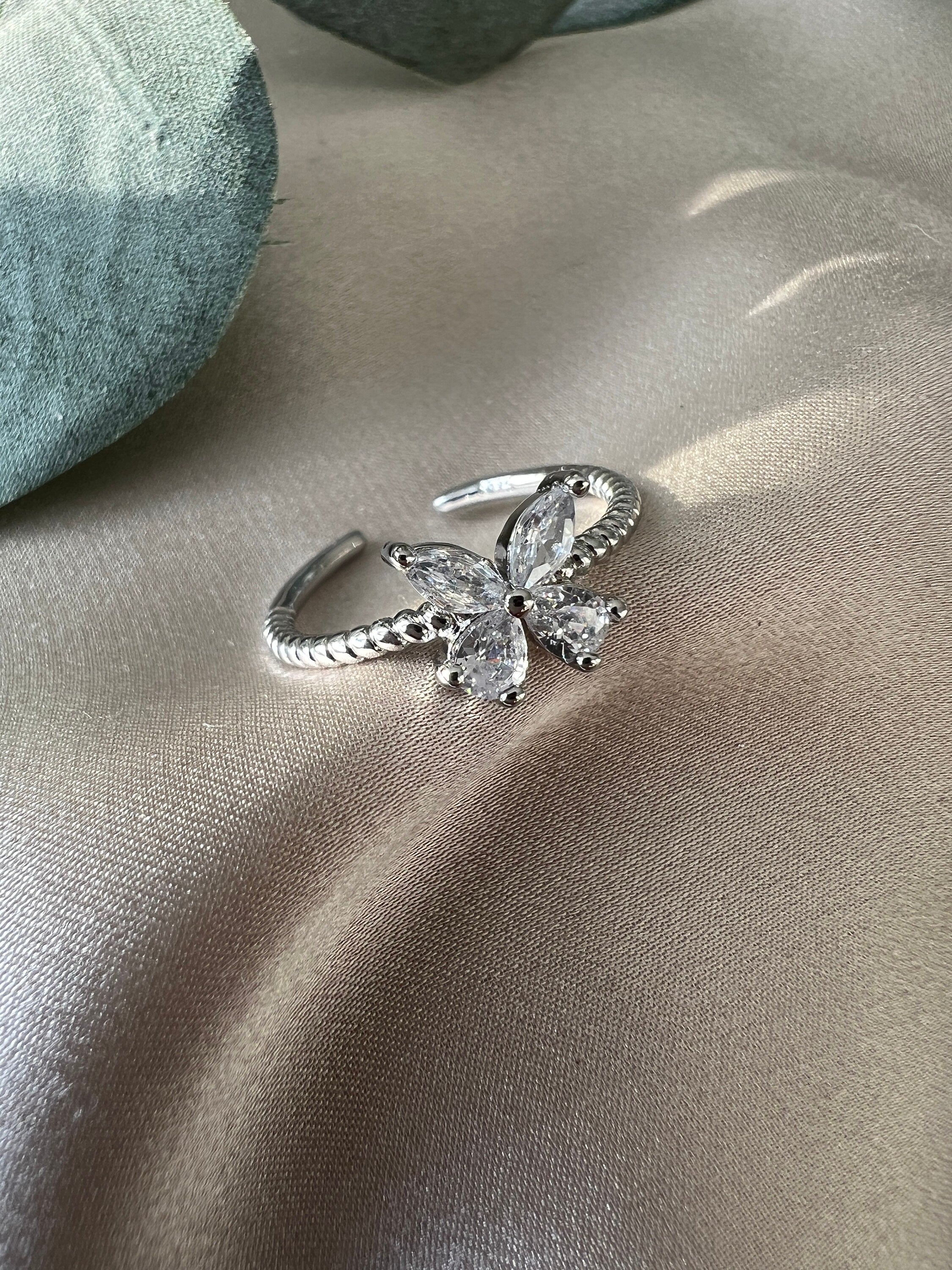 Ring Schmetterling, 925 Silber, funkelnde Zirkonia Steine, verstellbarer offener Ring, Schmuck für Frauen-Ringe-Schmuckblüte