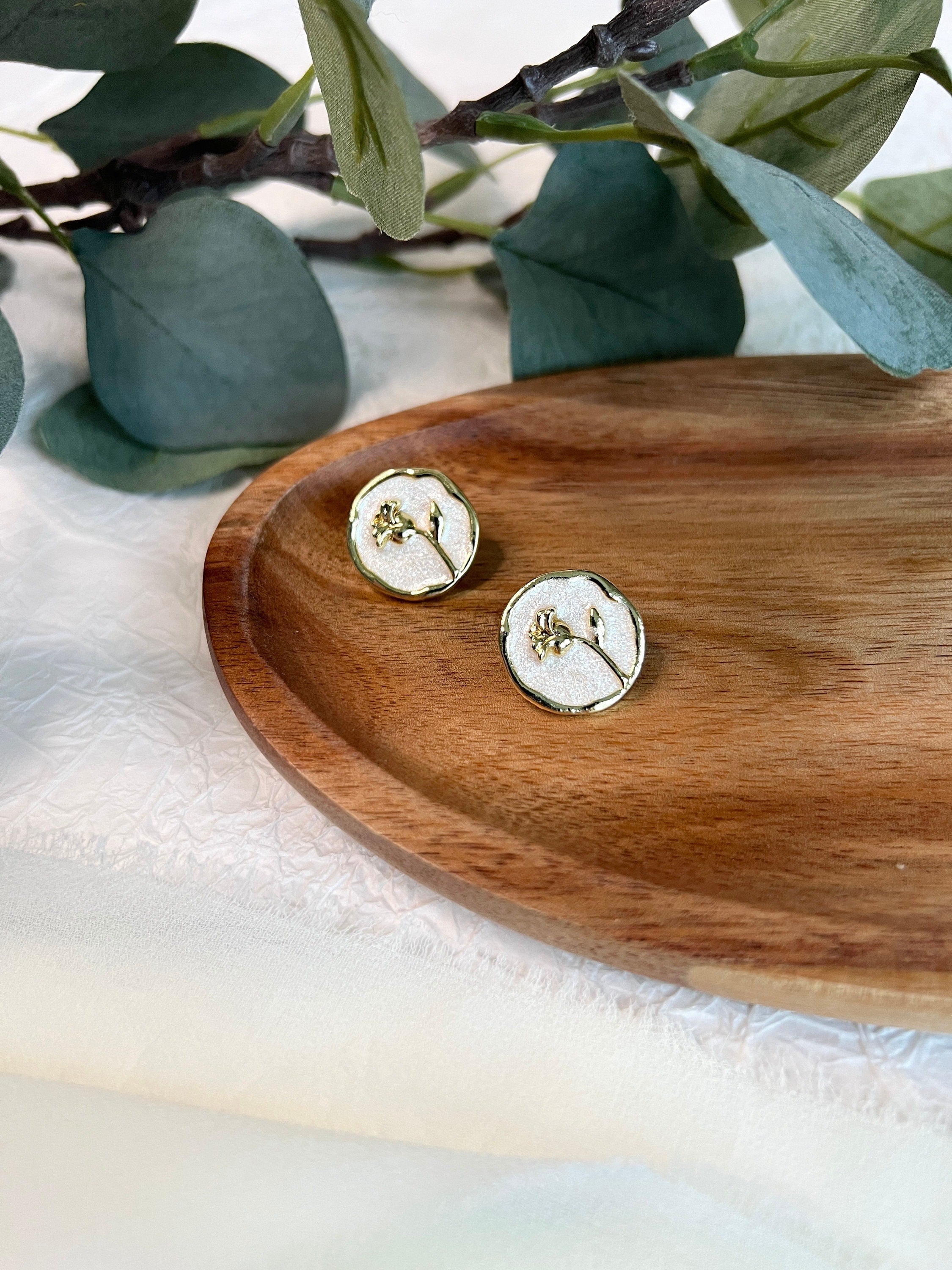 Runde Ohrstecker, helles Gold und Weiß, Blume, Glitzer, Goldschmuck Ohrringe, floral, Hochzeit,-Ohrringe-Schmuckblüte