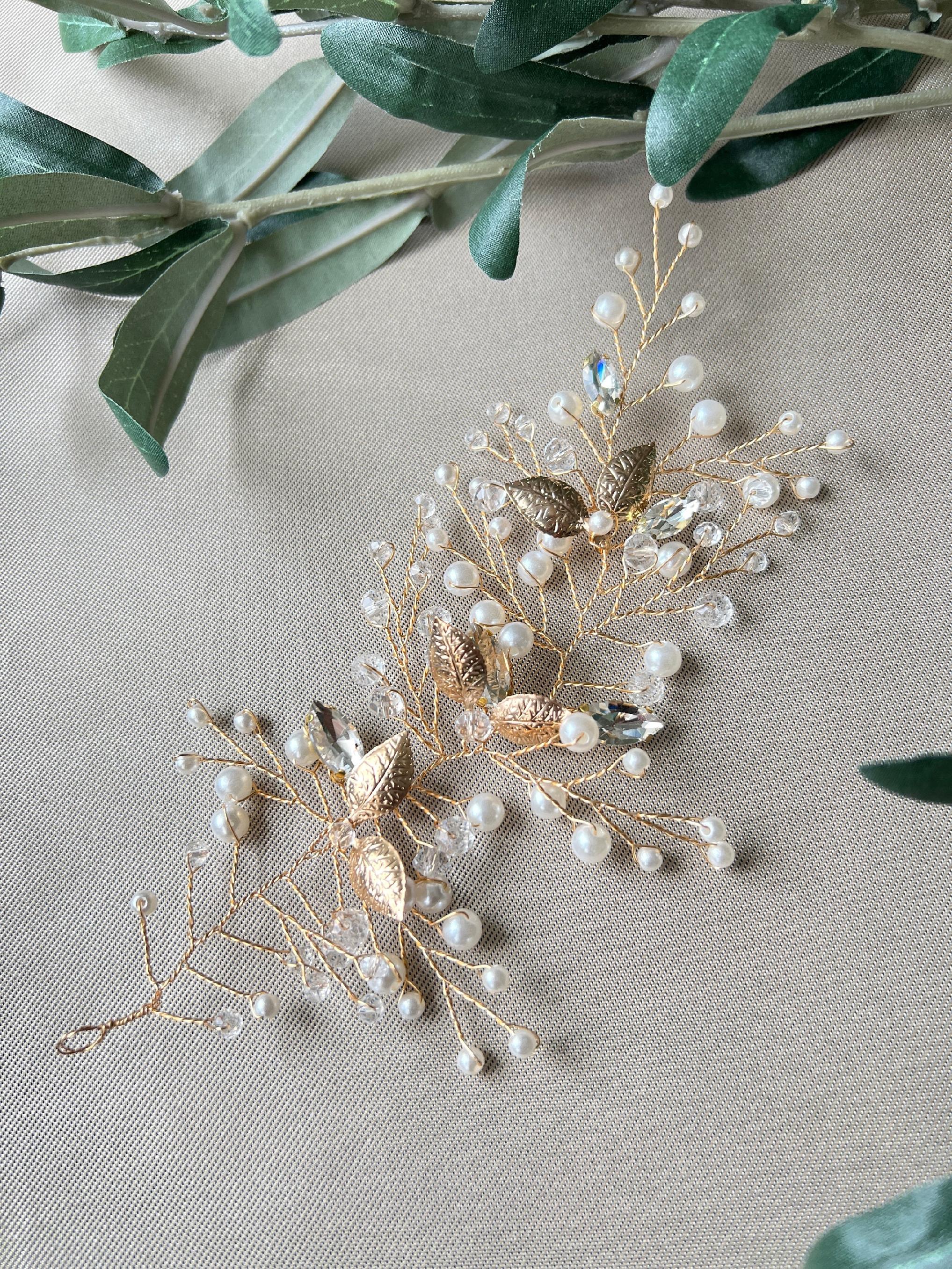Seitlicher Haarschmuck, gold mit Perlen, Strasssteinen und Blättern, Brautschmuck, Hochzeit, Brautjungfern Schmuck, Haarranke, Haarrebe-Brauthaarschmuck-Schmuckblüte