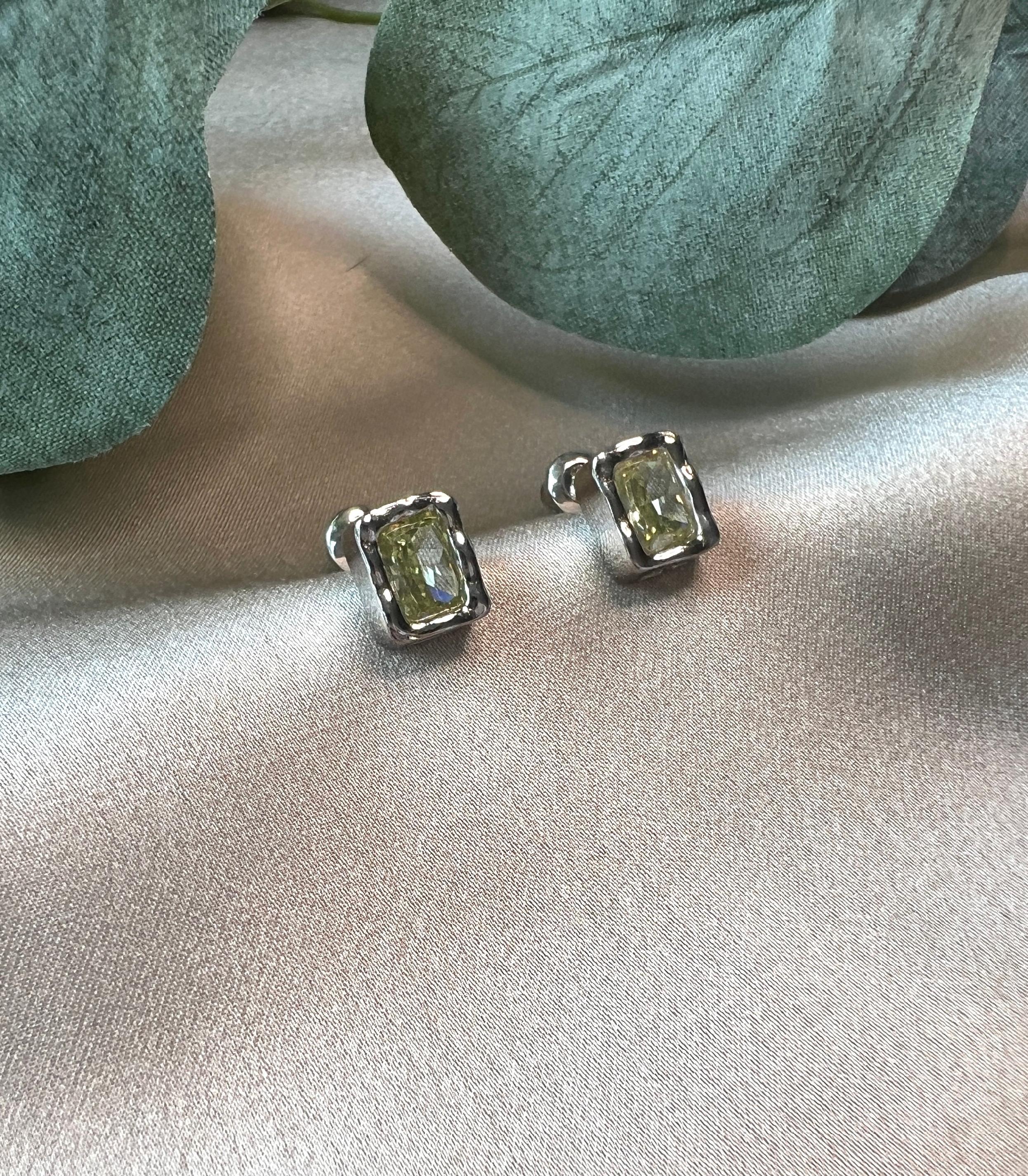 Silber Ohrstecker, grüner Zirkoniastein, Brautjungfer, Brautschmuck, Hochzeit Ohrringe, Eleganter Damenschmuck-Ohrringe-Schmuckblüte