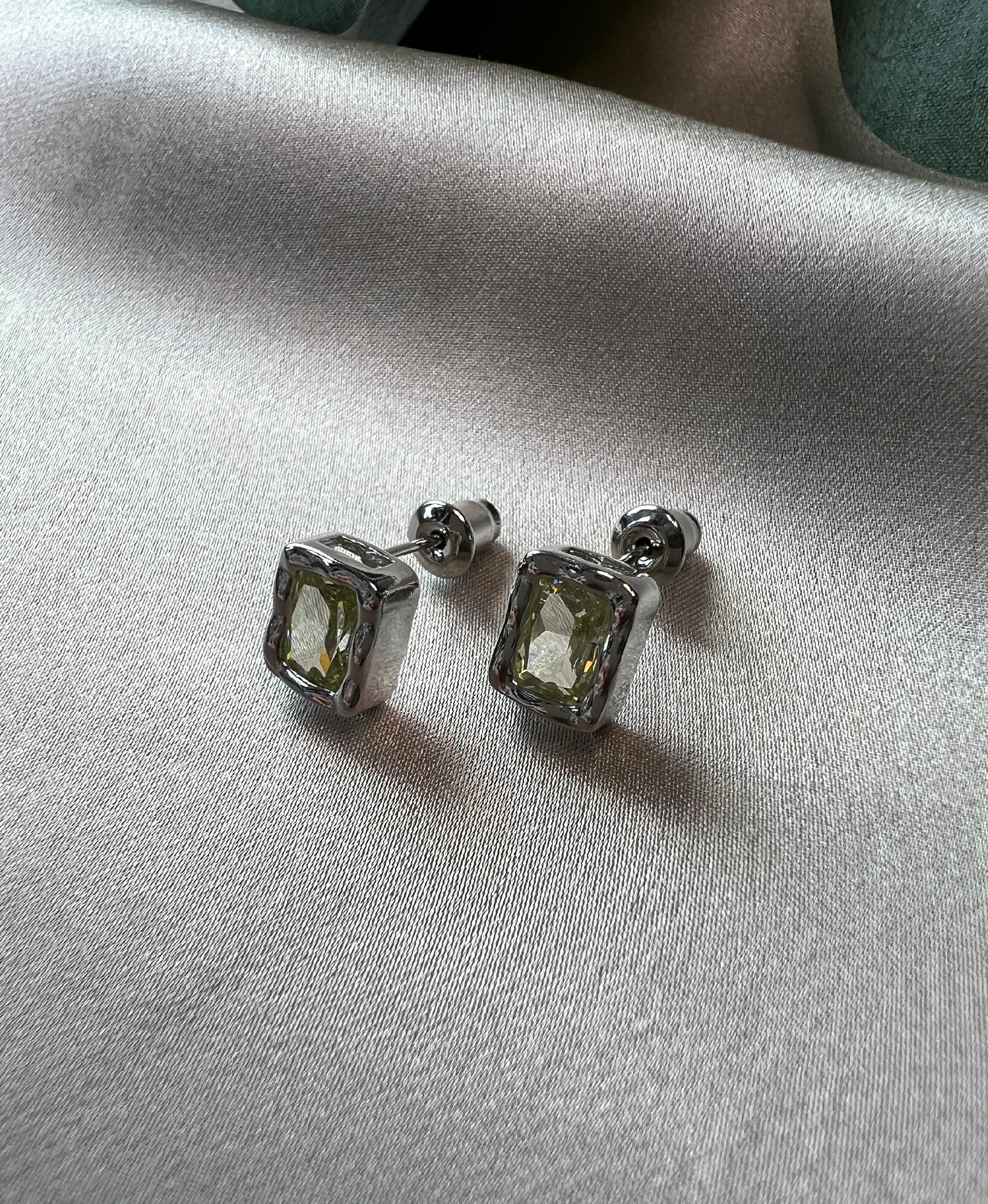 Silber Ohrstecker, grüner Zirkoniastein, Brautjungfer, Brautschmuck, Hochzeit Ohrringe, Eleganter Damenschmuck-Ohrringe-Schmuckblüte