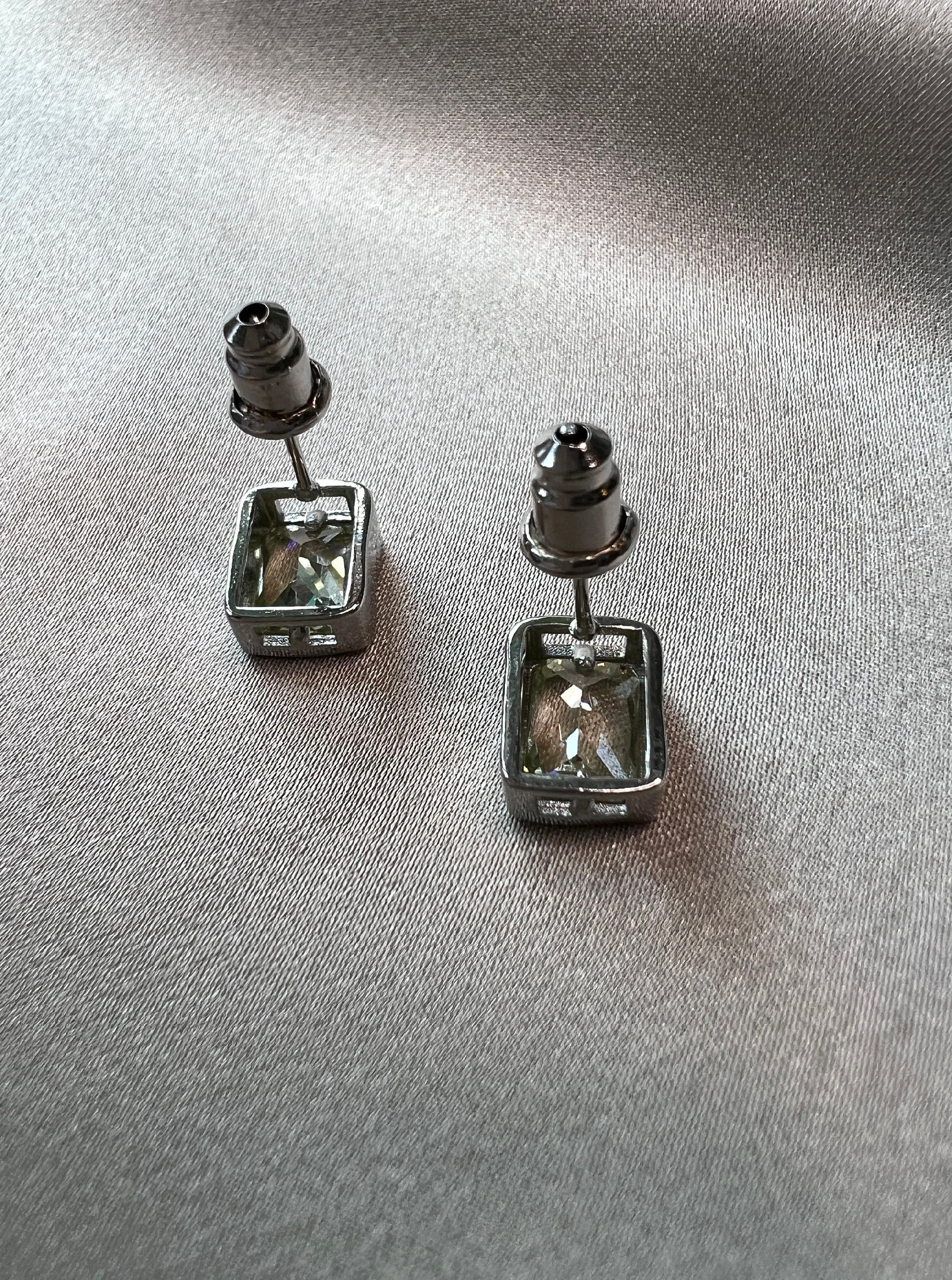 Silber Ohrstecker, grüner Zirkoniastein, Brautjungfer, Brautschmuck, Hochzeit Ohrringe, Eleganter Damenschmuck-Ohrringe-Schmuckblüte