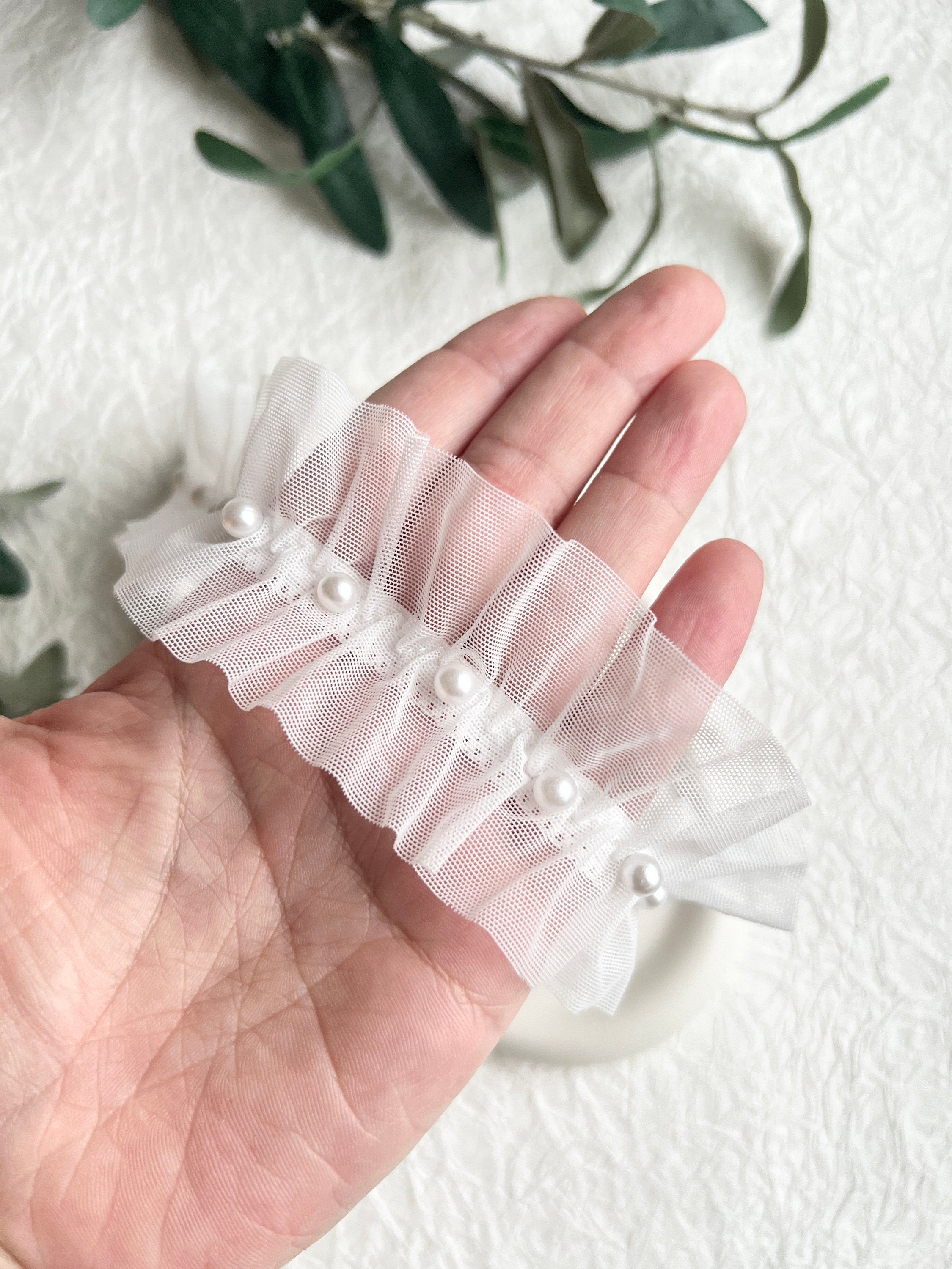 Strumpfband, Soft Tüll, weiß mit Perlen, Brautschmuck, Braut Zubehör, Hochzeit Zubehör, Braut-Strumpfbänder-Schmuckblüte