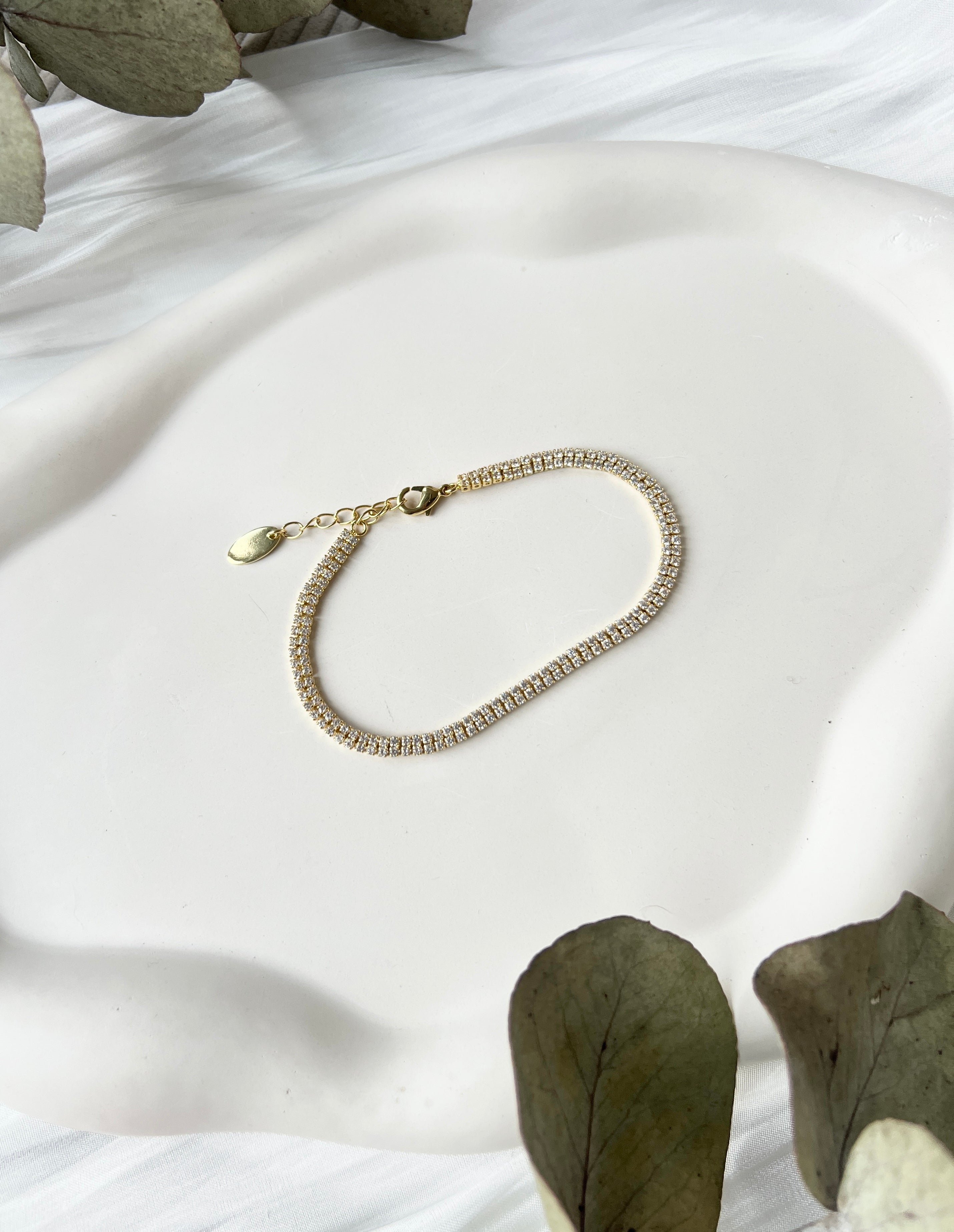 Armband, gold, feine Strasssteine, Tennisarmband, Tennis Bracelet, goldener Brautschmuck, glänzendes Brautarmband, edler Schmuck für die Hochzeit, Standesamt Tennisbracelet, Geschenk für Sie, Weihnachtsgeschenk für Frauen, Schmuckbluete