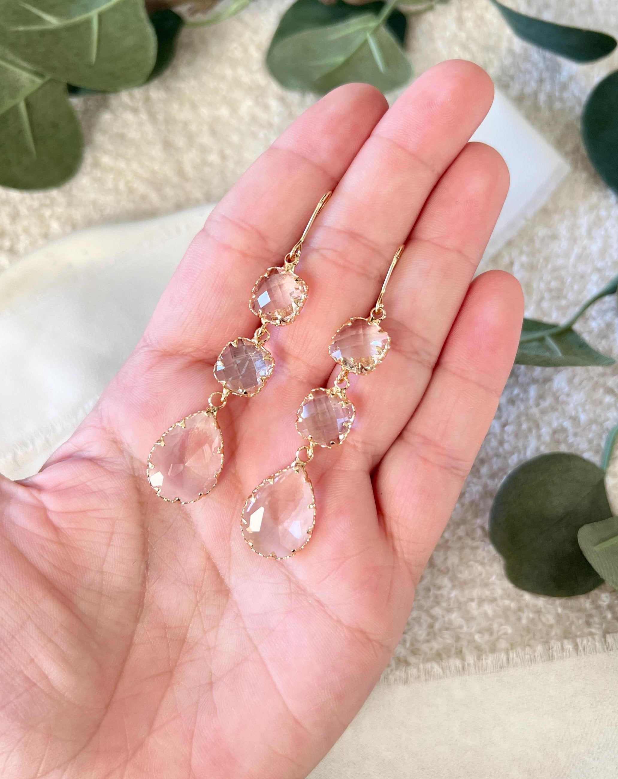 Ohrringe Braut, Gold, Brautohrringe, Tropfenohrringe, moderner Brautschmuck, glänzender Ohrschmuck Standesamt, Schmuck Hochzeit, Brautjungfer und Trauzeugin