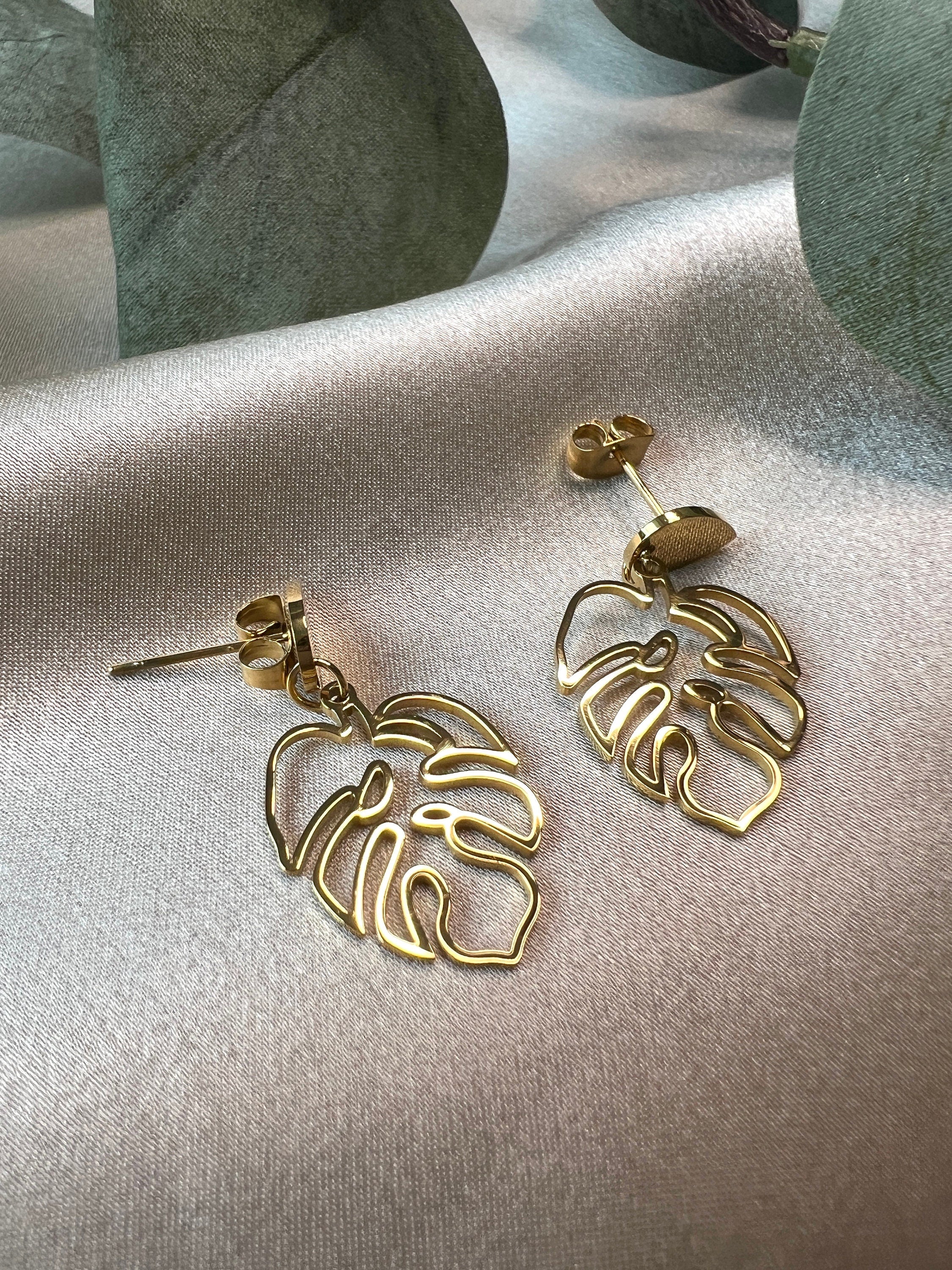 Tropische Ohrringe, Palmenblatt, Edelstahl, gold und silber, Hängeohrringe, Blattohrringe, Sommer Schmuck - Gold-Ohrringe-Schmuckblüte