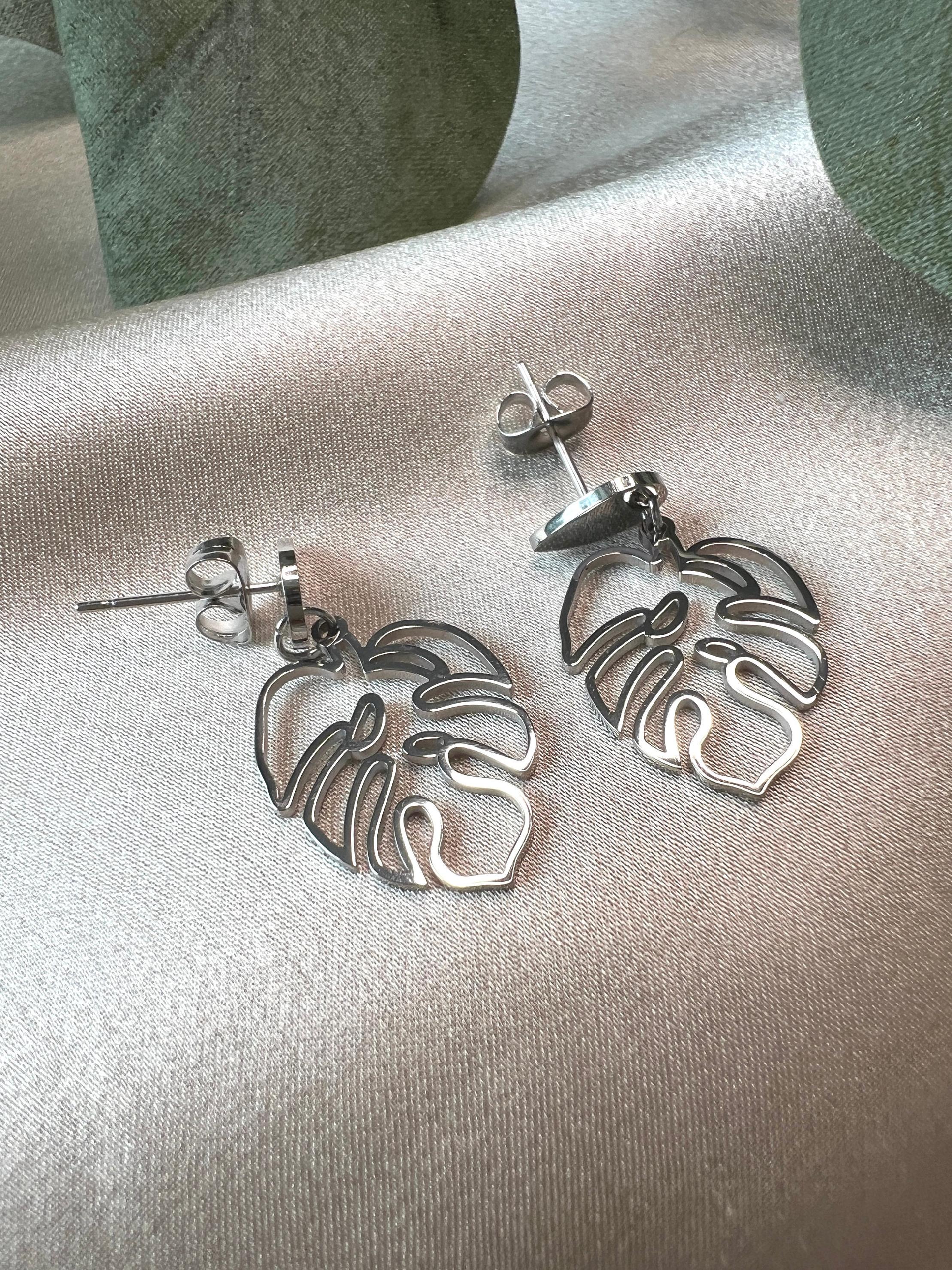 Tropische Ohrringe, Palmenblatt, Edelstahl, gold und silber, Hängeohrringe, Blattohrringe, Sommer Schmuck - Silver-Ohrringe-Schmuckblüte