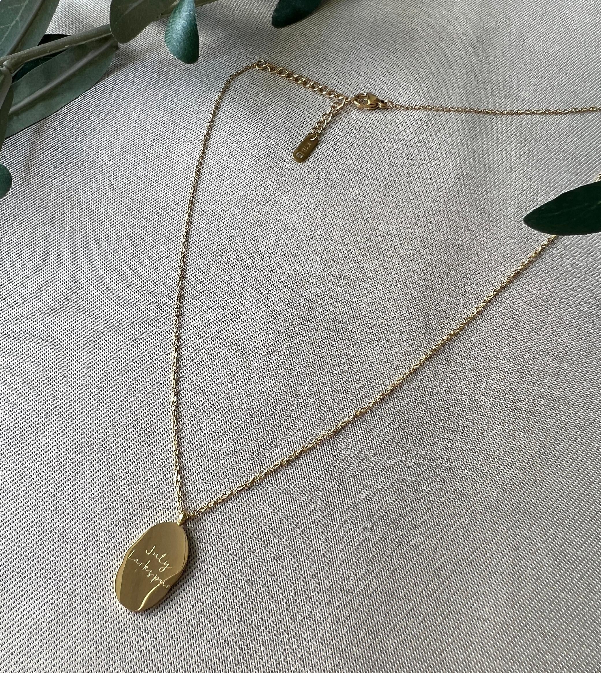 Wendehalskette, Geschenk Trauzeugin, Geburtsblume Juli, Geburtsmonat, Rittersporn Blume, 18k Gold, wasserfest, Halskette für Frauen-Halskette-Schmuckblüte