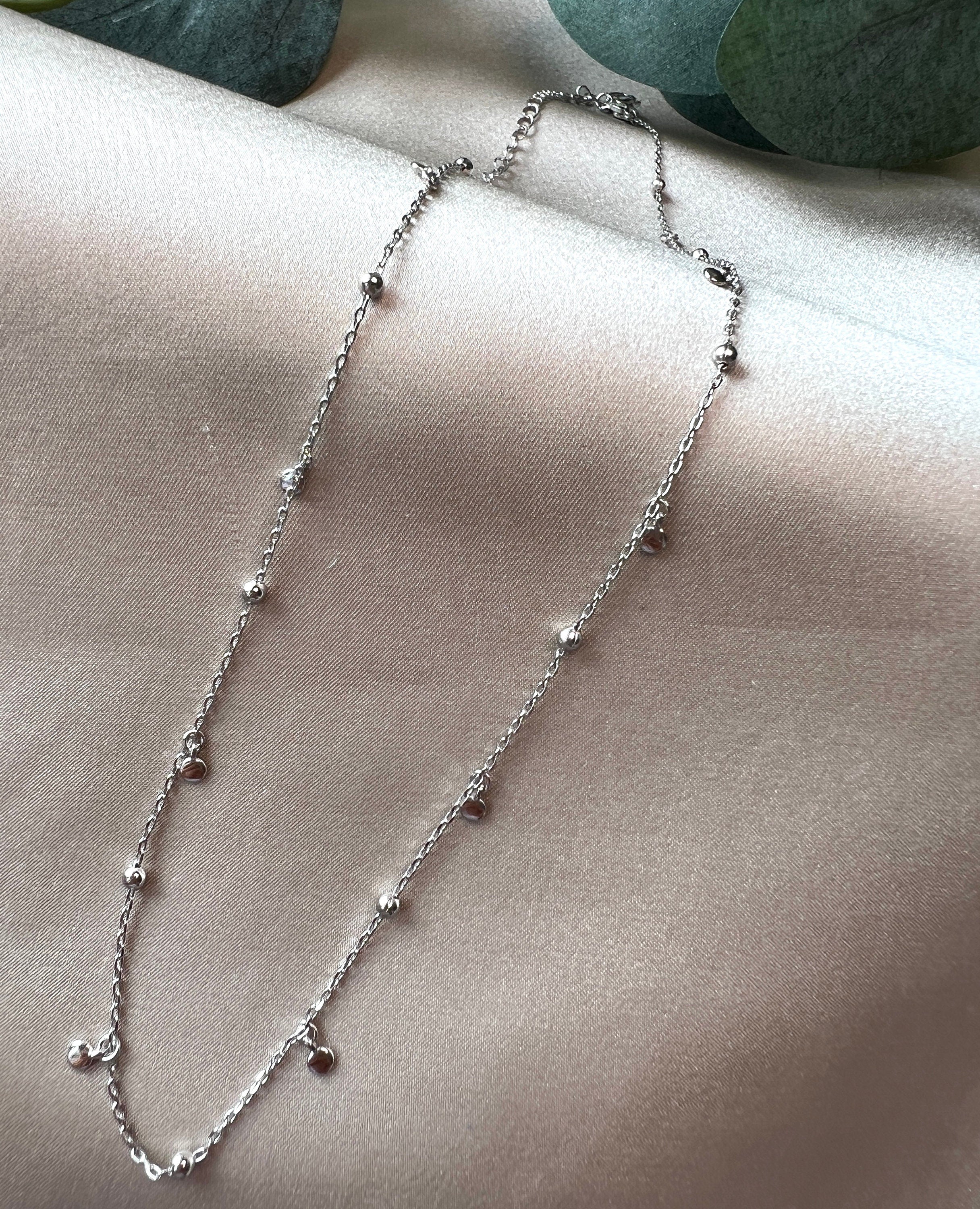 Zarte Halskette 925 Silber, filigrane Plättchenkette, kurze Kette, zeitlos elegant, Halskette für einen Layering Look-Halskette-Schmuckblüte