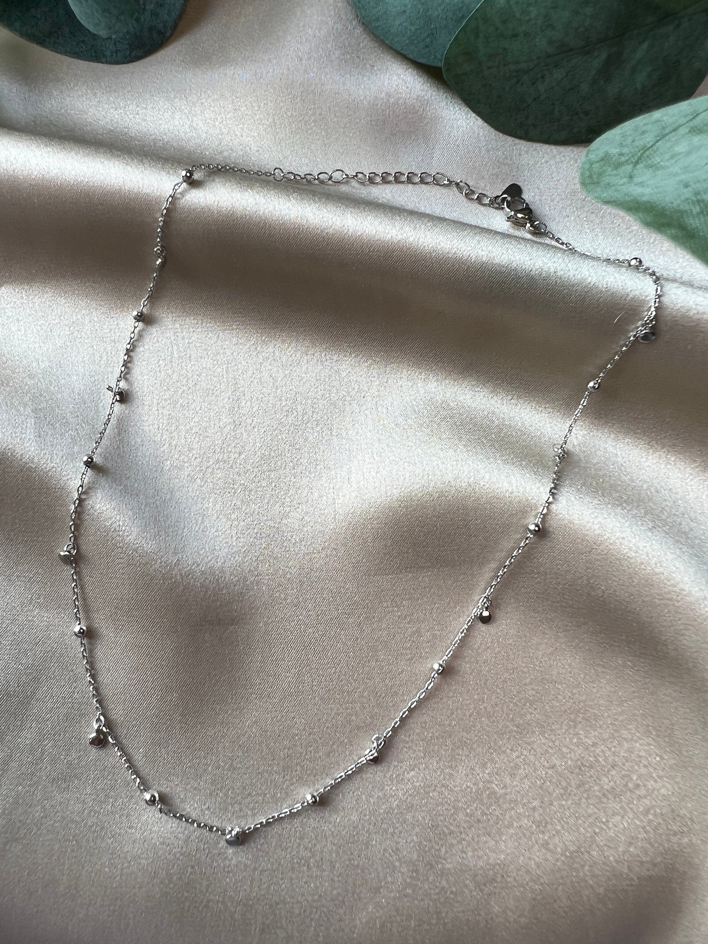 Zarte Halskette 925 Silber, filigrane Plättchenkette, kurze Kette, zeitlos elegant, Halskette für einen Layering Look-Halskette-Schmuckblüte