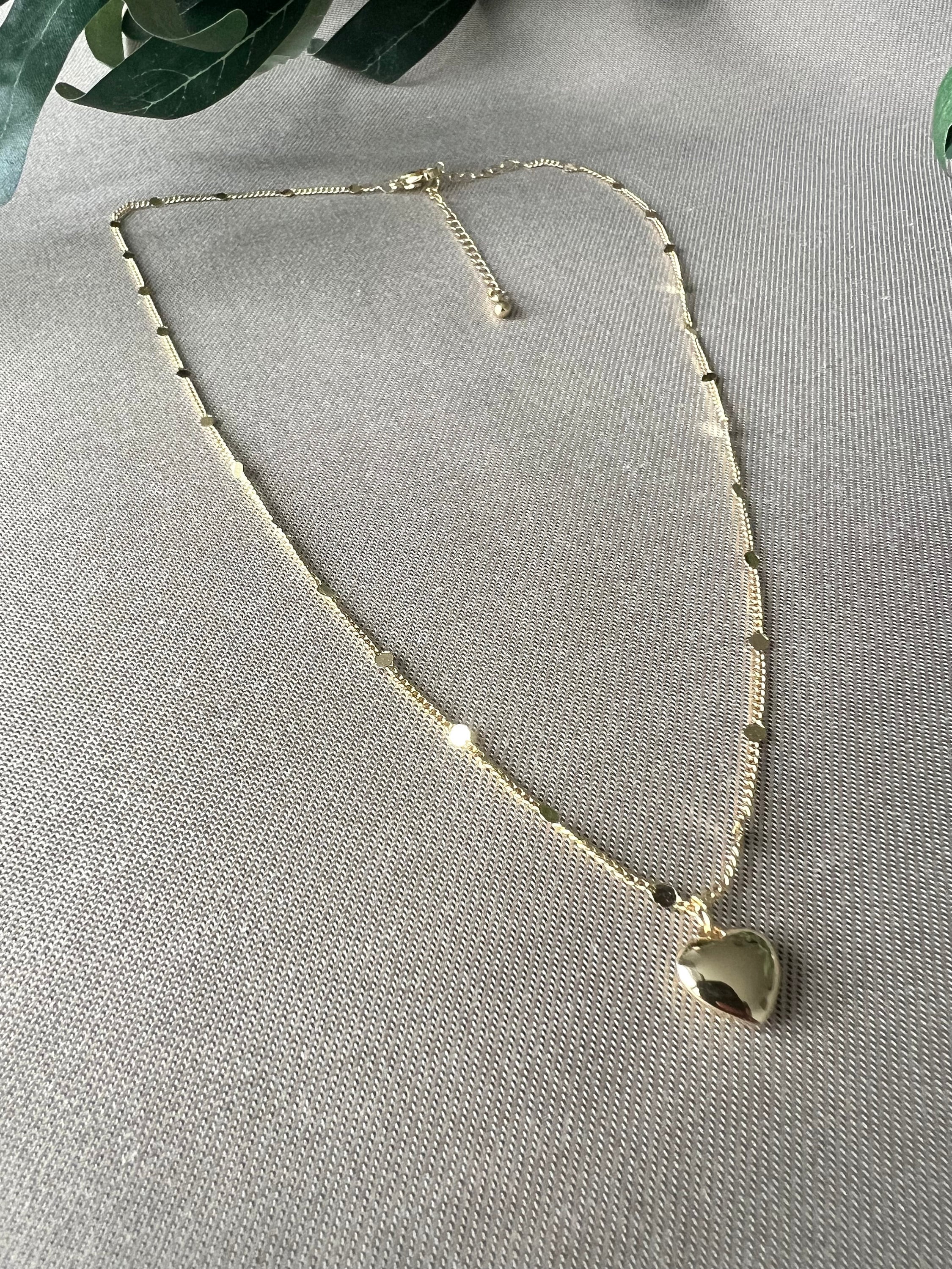 Zarte Halskette, Gold mit Herz Anhänger, goldene Halskette, Brautschmuck, eleganter feiner Schmuck,-Halskette-Schmuckblüte