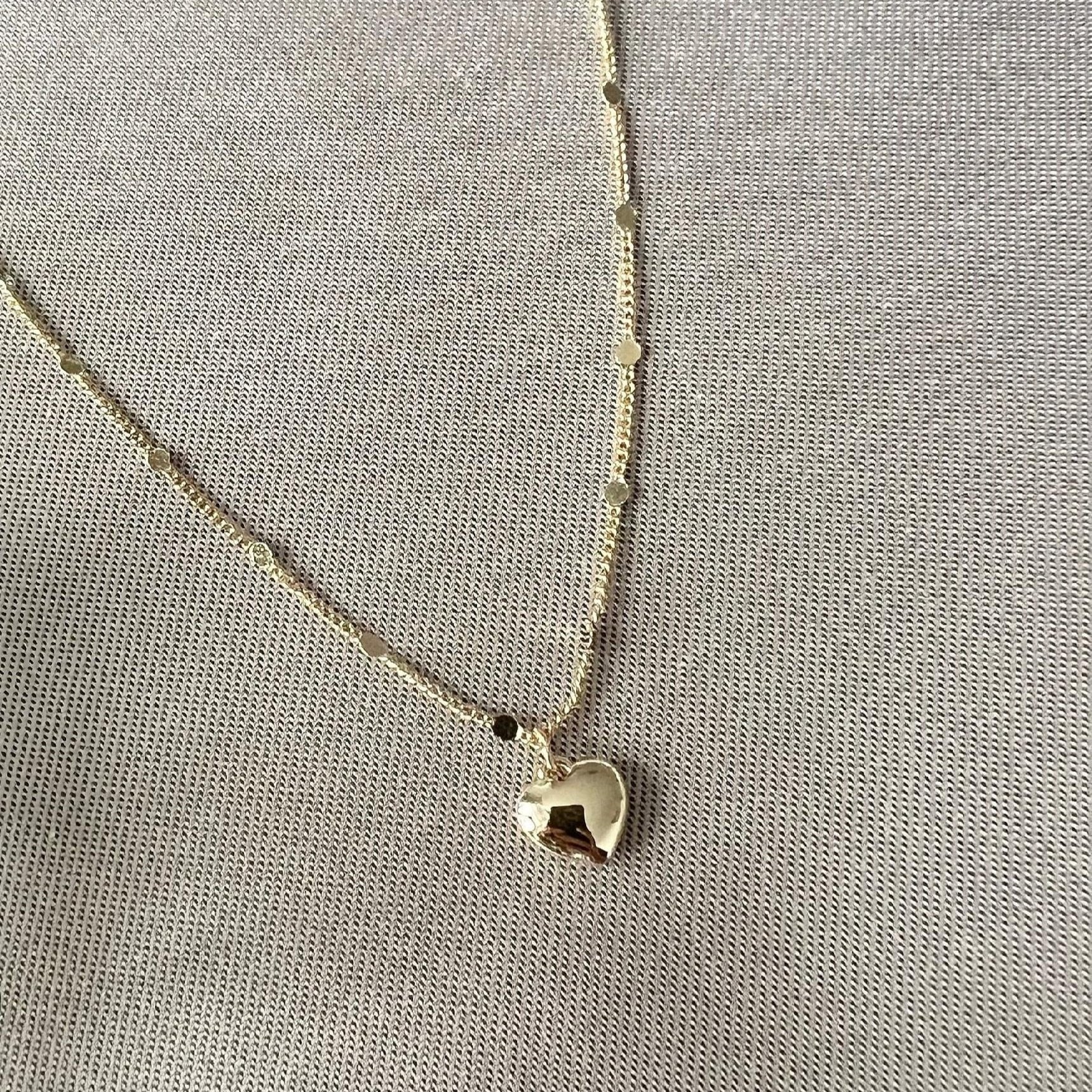 Zarte Halskette, Gold mit Herz Anhänger, goldene Halskette, Brautschmuck, eleganter feiner Schmuck,-Halskette-Schmuckblüte
