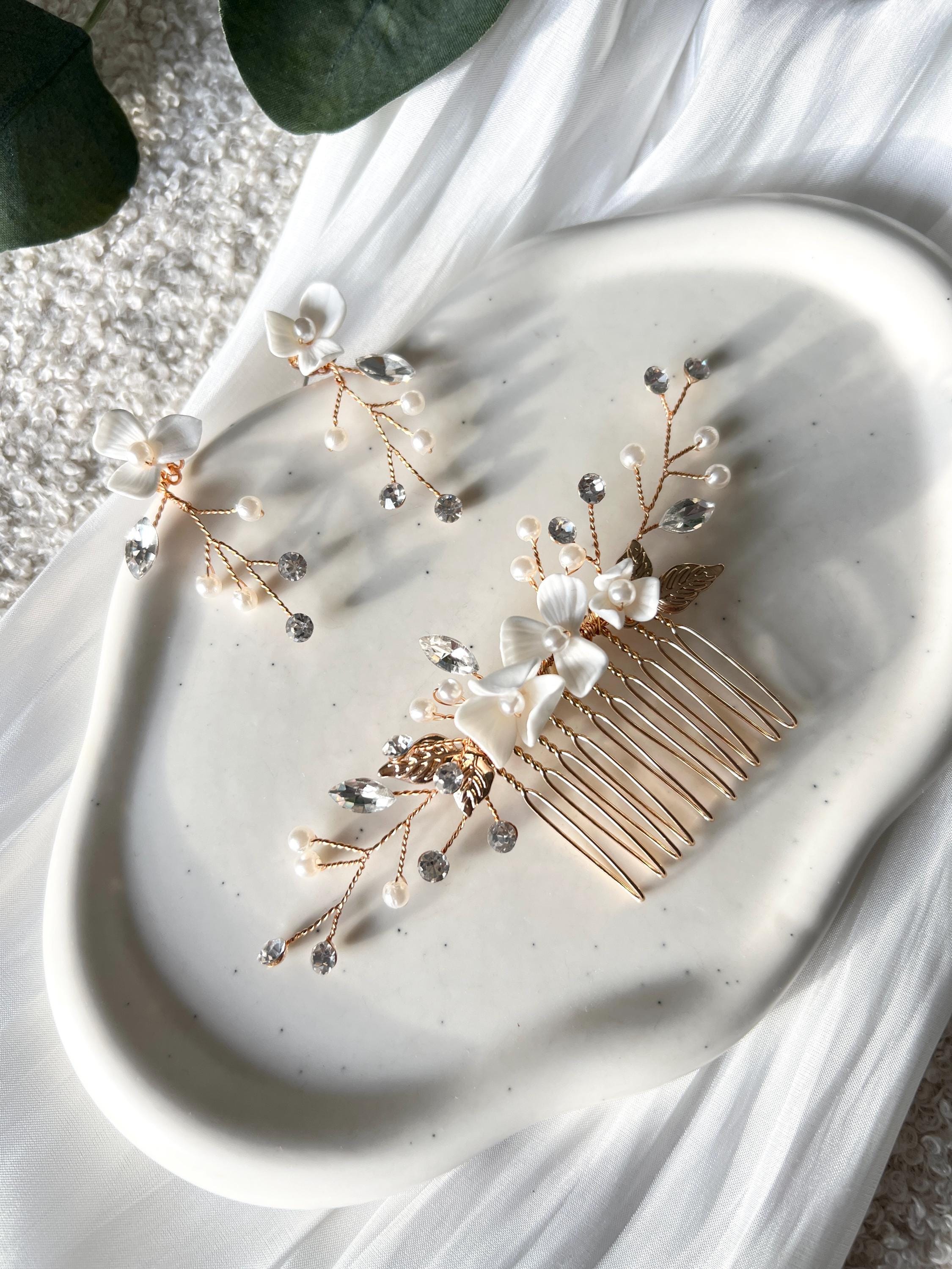 Brautschmuck, Gold, Haarkamm, Ohrringem Blüten Hängeohrringe, Strass, Perlen, Perlenschmuck, feiner Haarschmuck, Standesamt, Blumen, Schmuck Hochzeit, Brautfrisur, Perlenohrringe