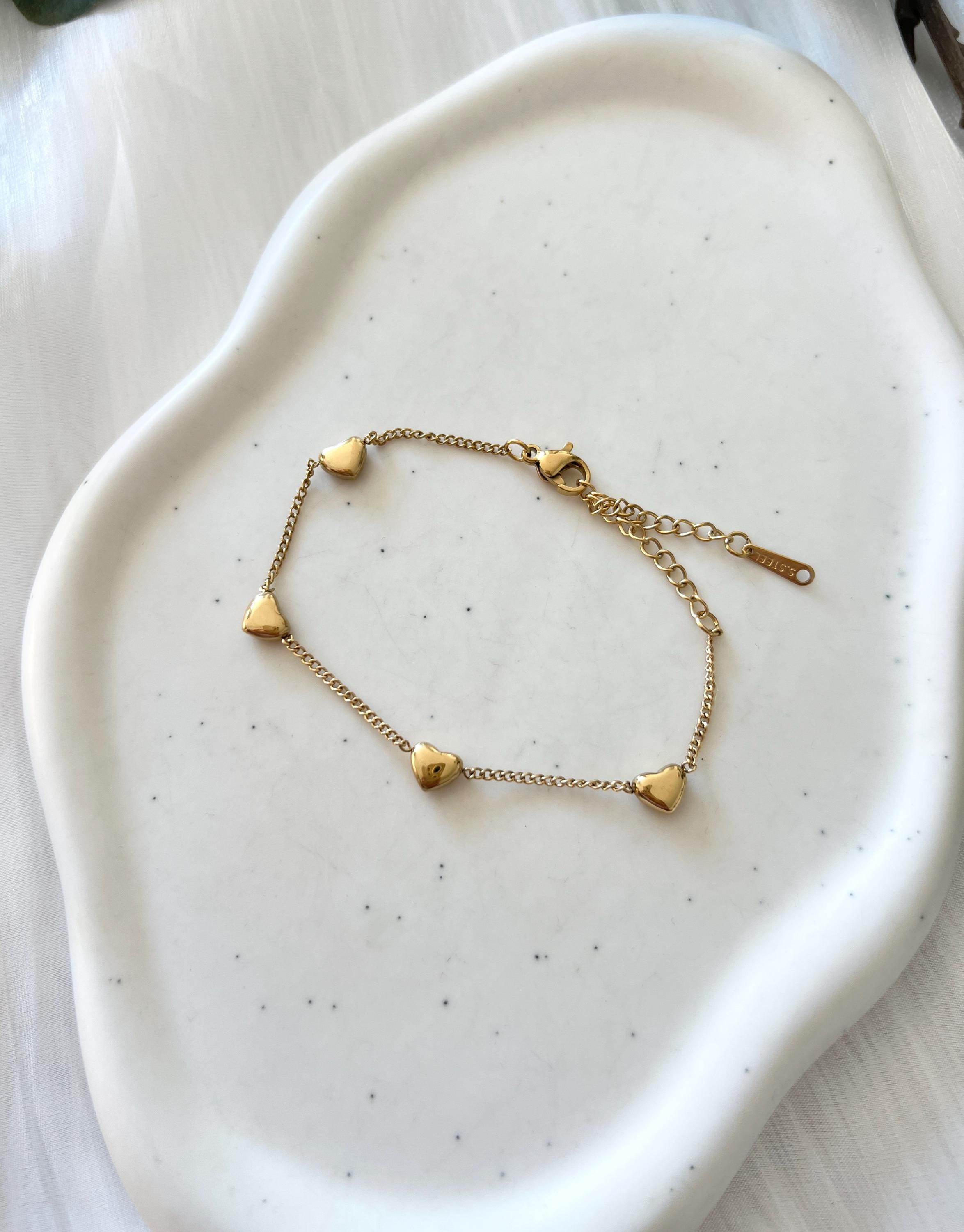 Goldenes Armband mit feinen Herzen, elegantes Brautarmband, Gold, Geschenk fuer Sie, Damenschmuck, edeler Brautschmuck, Herz, Weihnachtsgeschenk, Geburtstagsgeschenk, Trauzeugin, Schmuck Hochzeit