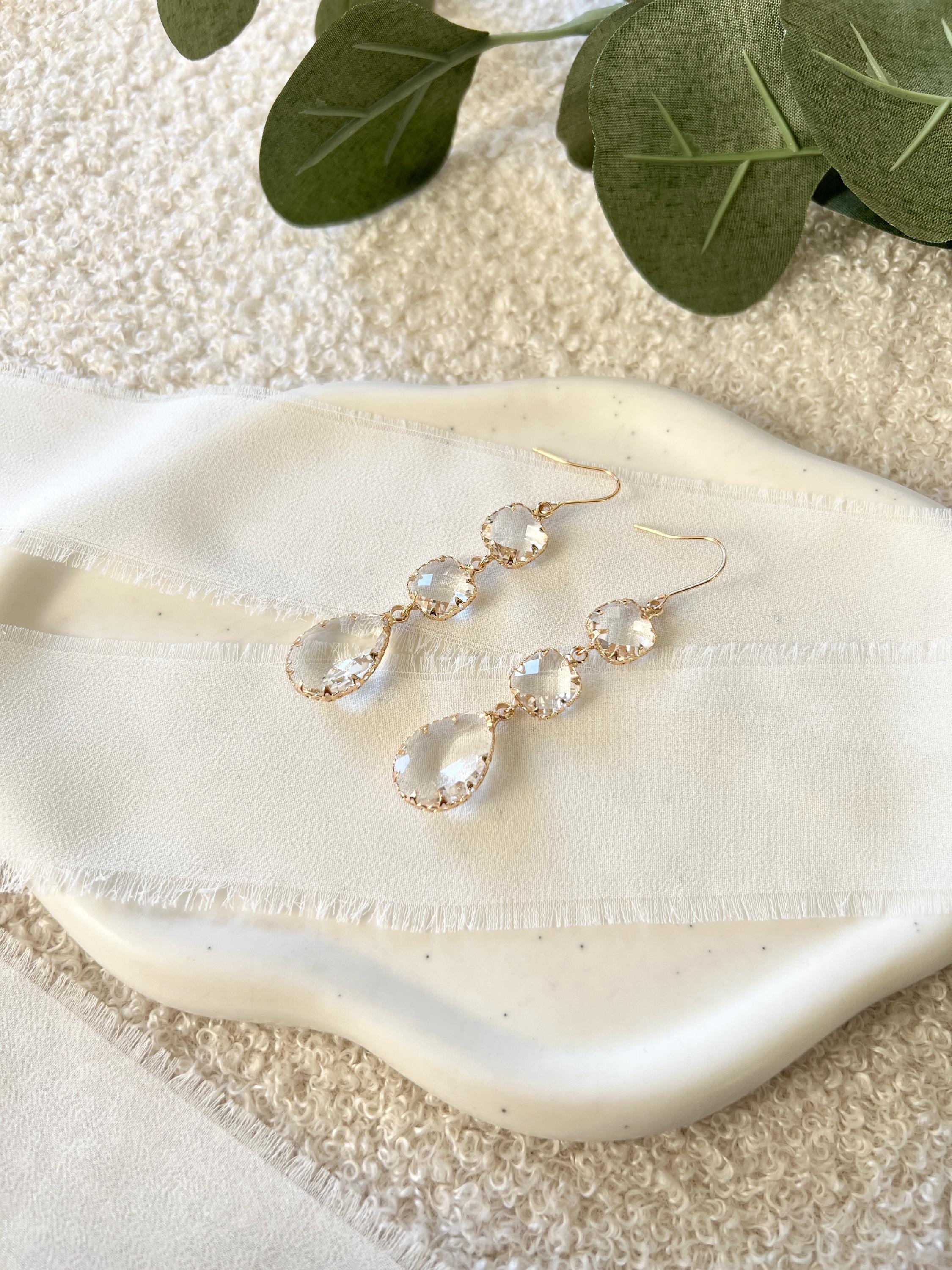 Ohrringe Braut, Gold, Brautohrringe, Tropfenohrringe, moderner Brautschmuck, glänzender Ohrschmuck Standesamt, Schmuck Hochzeit, Brautjungfer und Trauzeugin