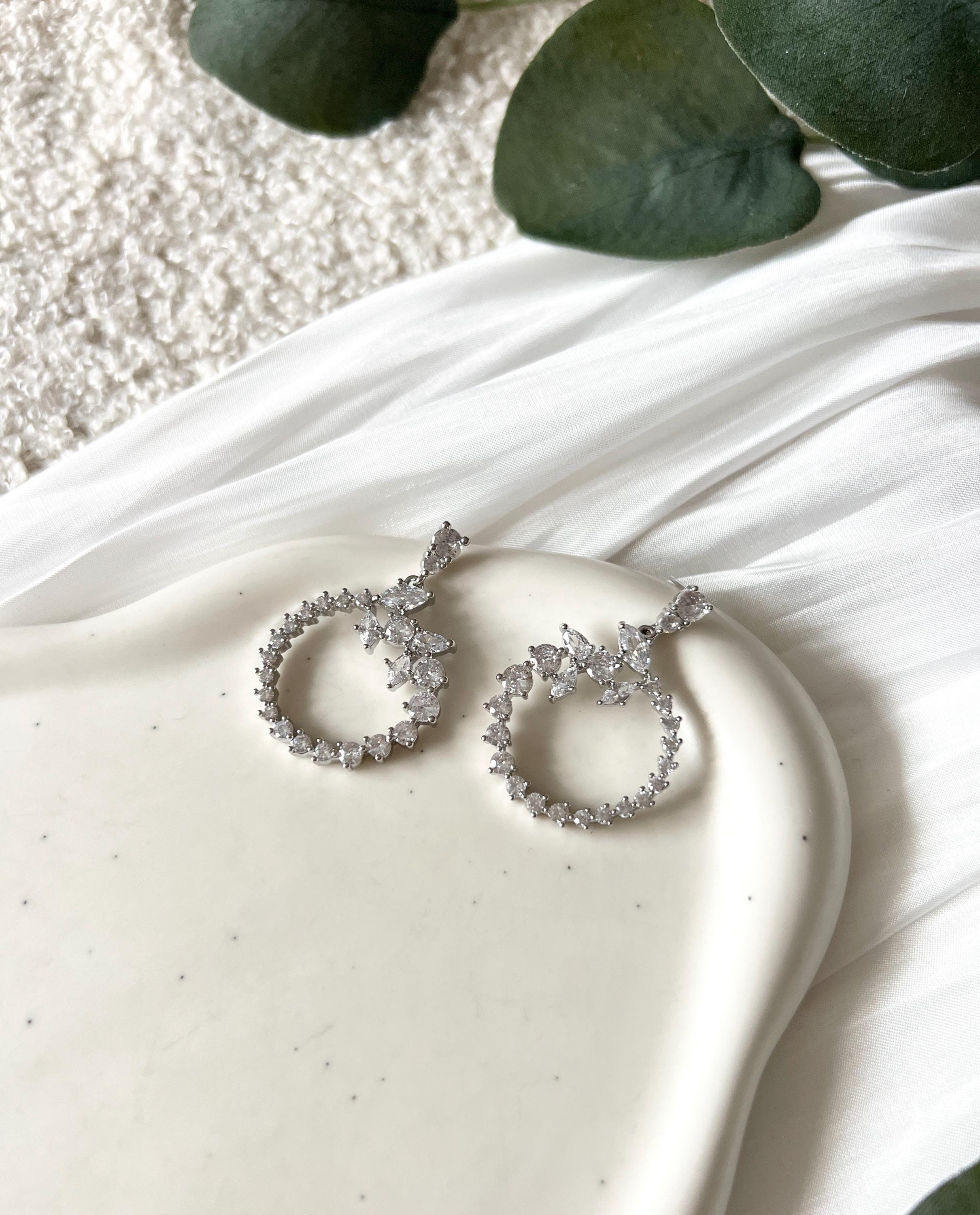 Brautohrringe, Silber, runde Ohrringe mit Strass, glänzend, Schmuck, Hochzeit, Brautschmuck, Ohrschmuck Brautjungfer, moderne Ohrstecker