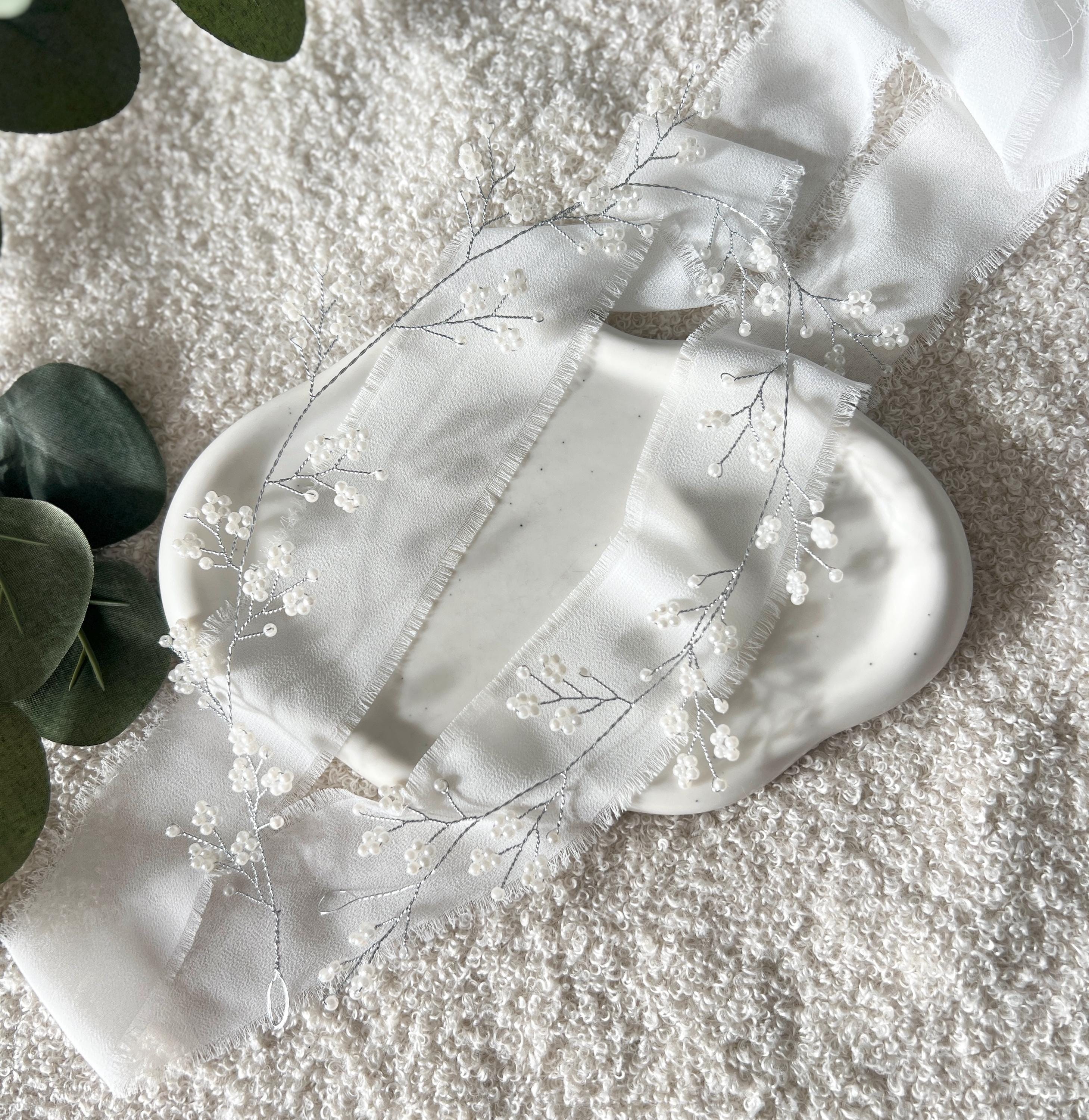 Haarranke, weiße Perlen, Silber, Brautschmuck, Perlenschmuck, Braut, Haarschmuck, Haarrebe, Haarkranz, Haarband, Schmuck Hochzeit