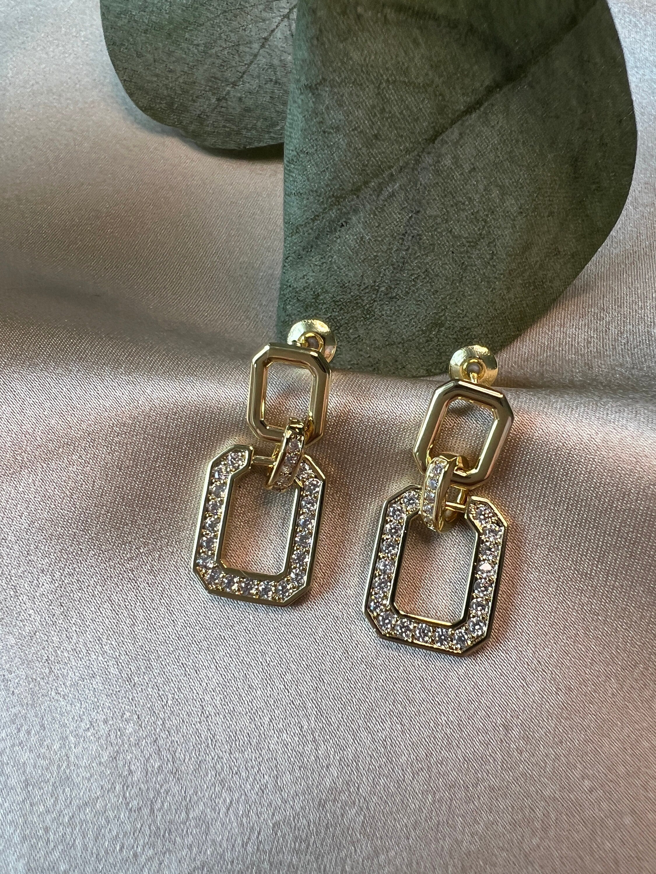 funkelnde Ohrringe, Zirkoniasteine, Edelstahl, vergoldet, Hängeohrringe-Ohrringe-Schmuckblüte