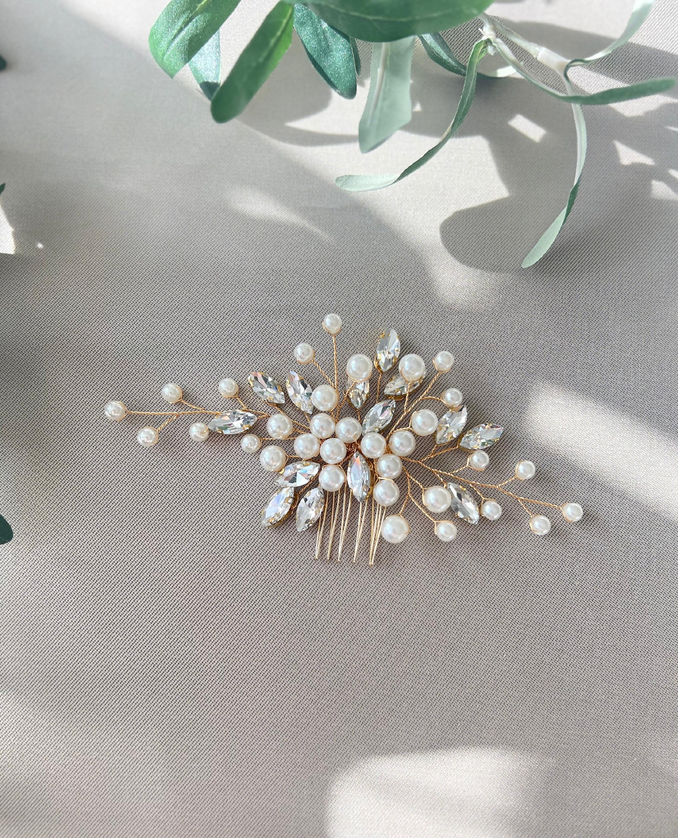 Braut Haarschmuck, Haarkamm, Perlen und Strasssteine, Gold, Weiß, Hochzeit, hochwertiger-Brauthaarschmuck-Schmuckblüte