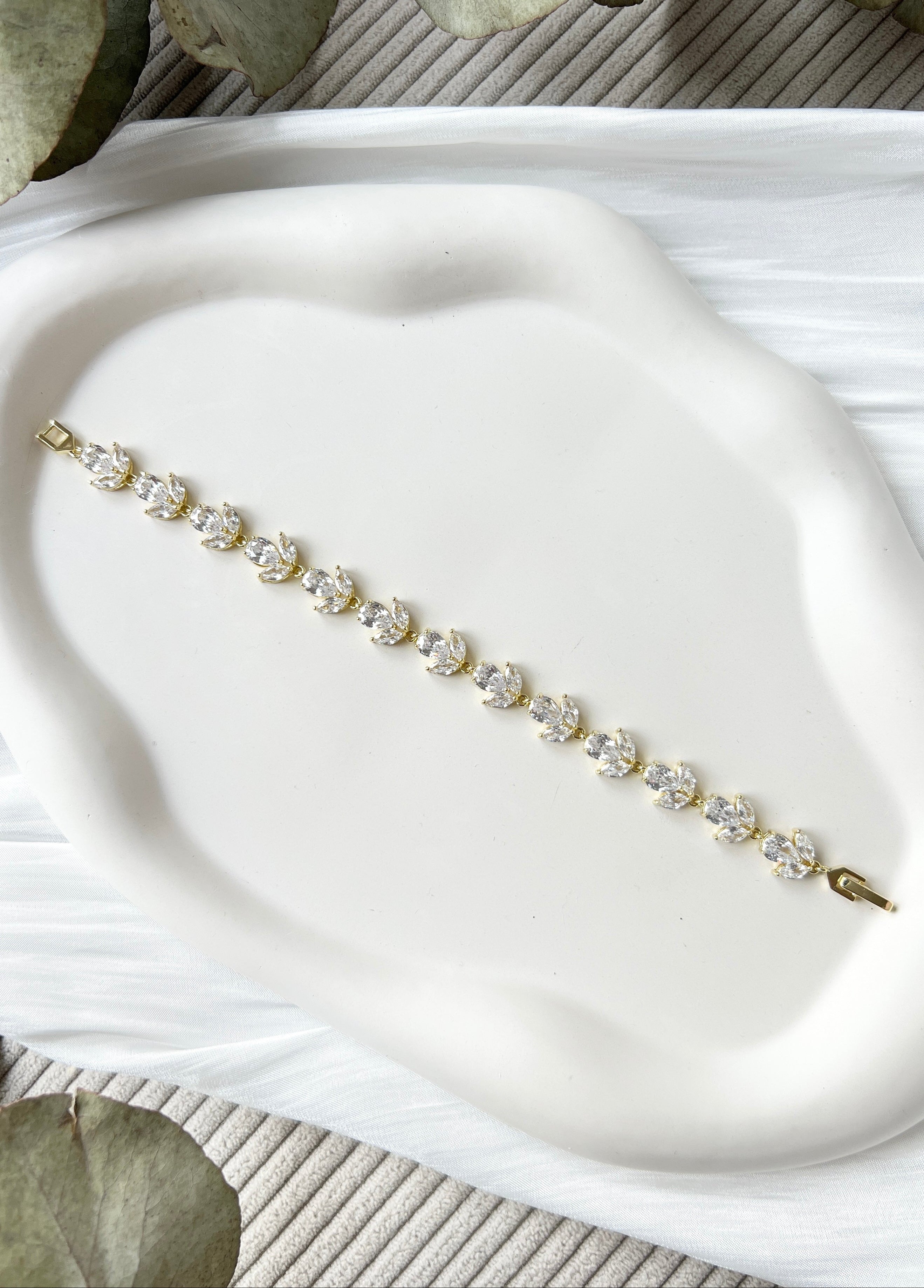 Elegantes Armband, Gold oder Silber, hochwertiges Brautarmband, glänzender Brautschmuck, glitzer, Schmuck Hochzeit, Brautjungfer, Geschenk für Sie, Weihnachtsgeschenk, Geburtstagsgeschenk, Schmuckbluete