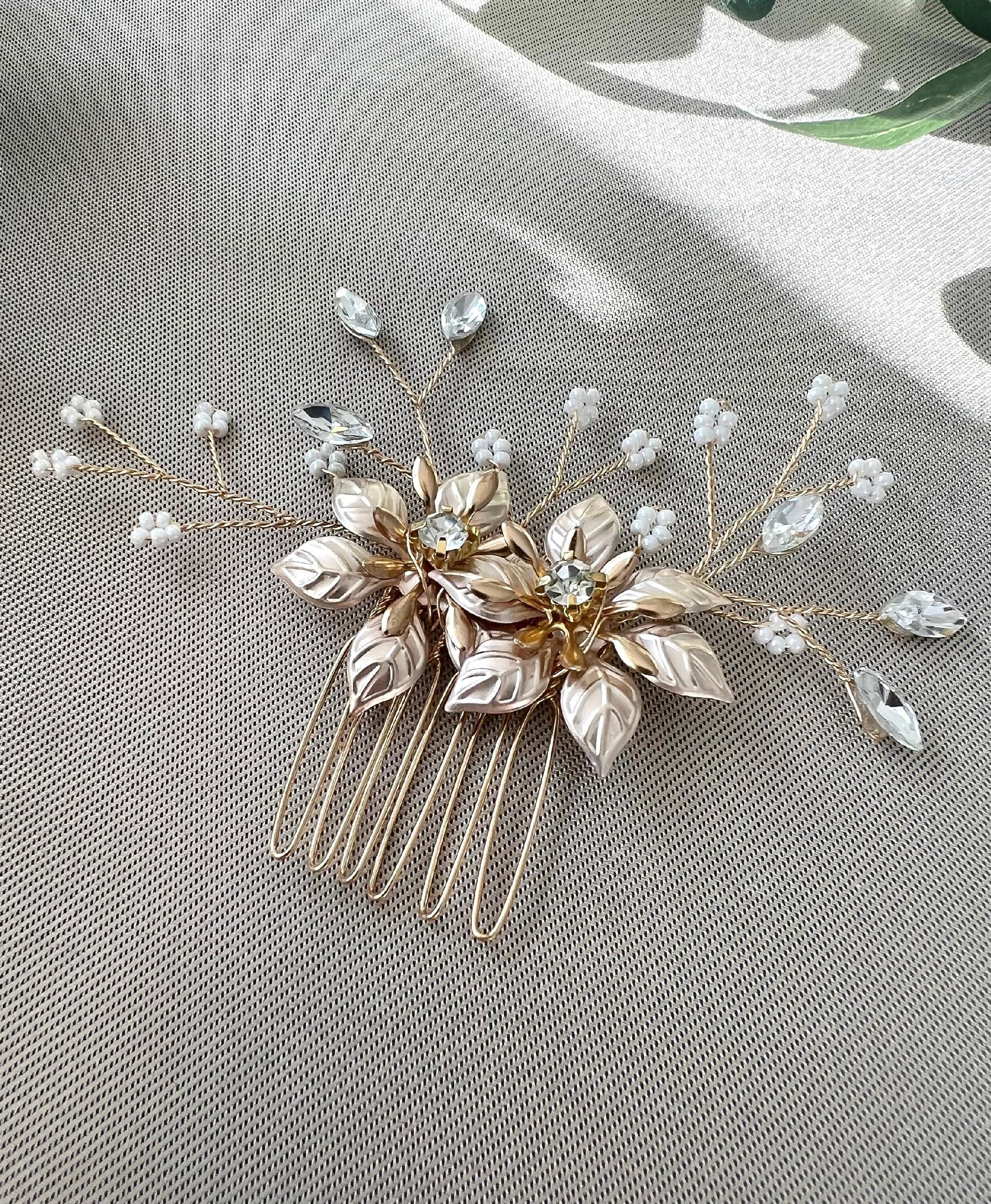 Braut Haarkamm, gold, Blumen, Strass, Perlen Haarschmuck, Hochzeit, eleganter Brautschmuck,-Brauthaarschmuck-Schmuckblüte