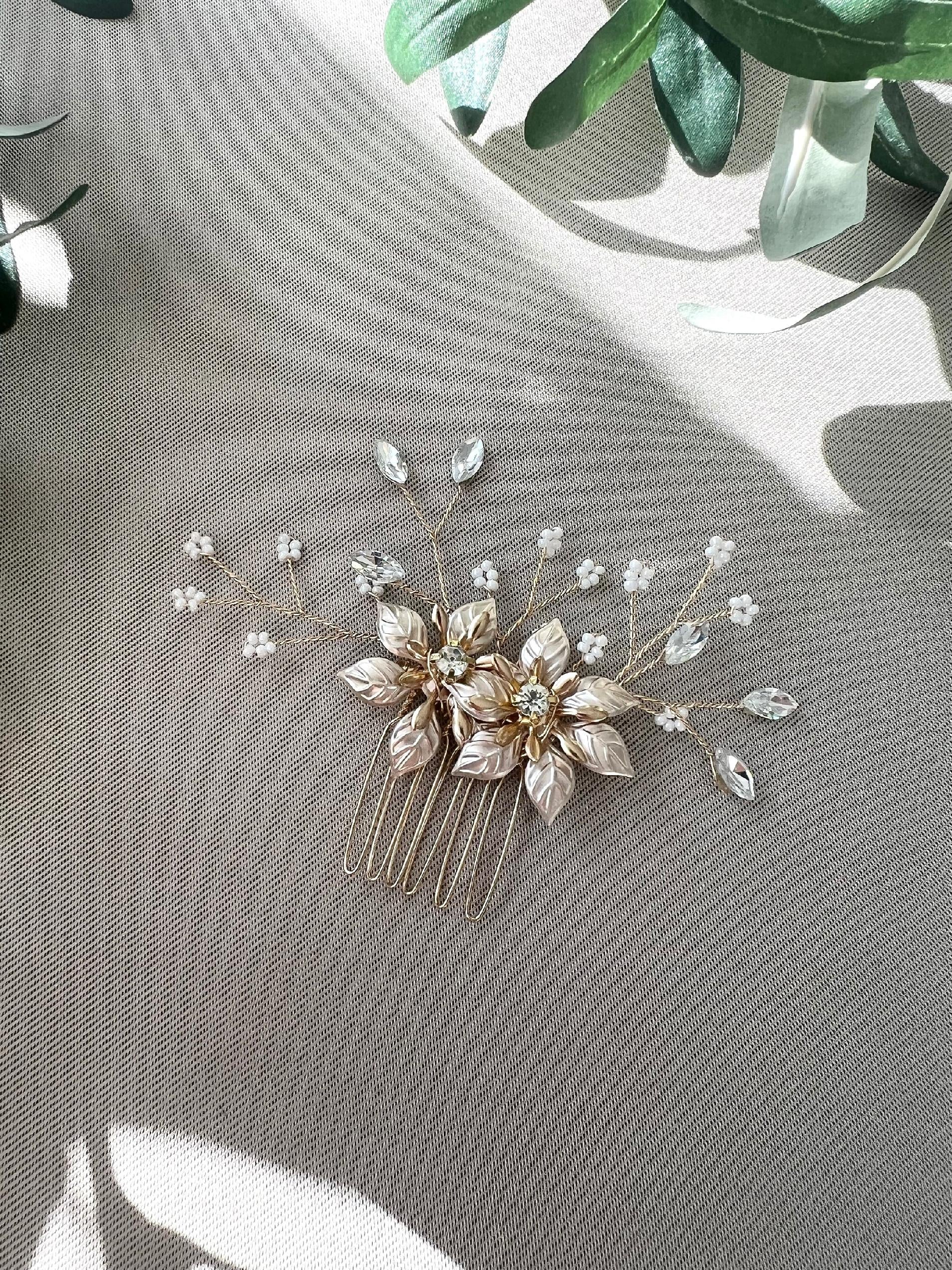 Braut Haarkamm, gold, Blumen, Strass, Perlen Haarschmuck, Hochzeit, eleganter Brautschmuck,-Brauthaarschmuck-Schmuckblüte