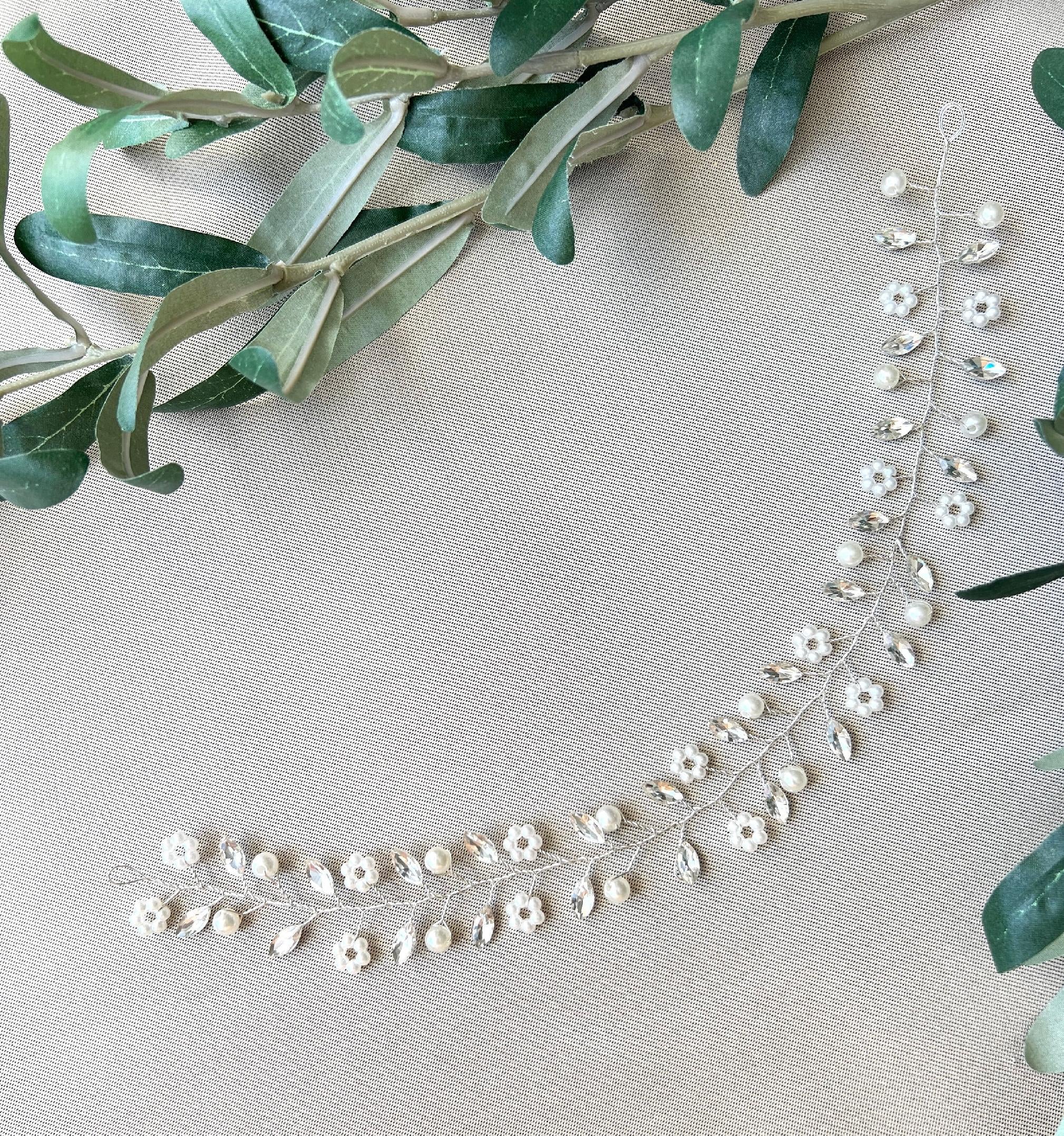 Braut Haarranke, silber mit Perlen, Blumen und Strass, Hochzeit, Brautschmuck, Hochzeitshaarband, Haarkranz, Haarschmuck, Haarrebe-Brauthaarschmuck-Schmuckblüte