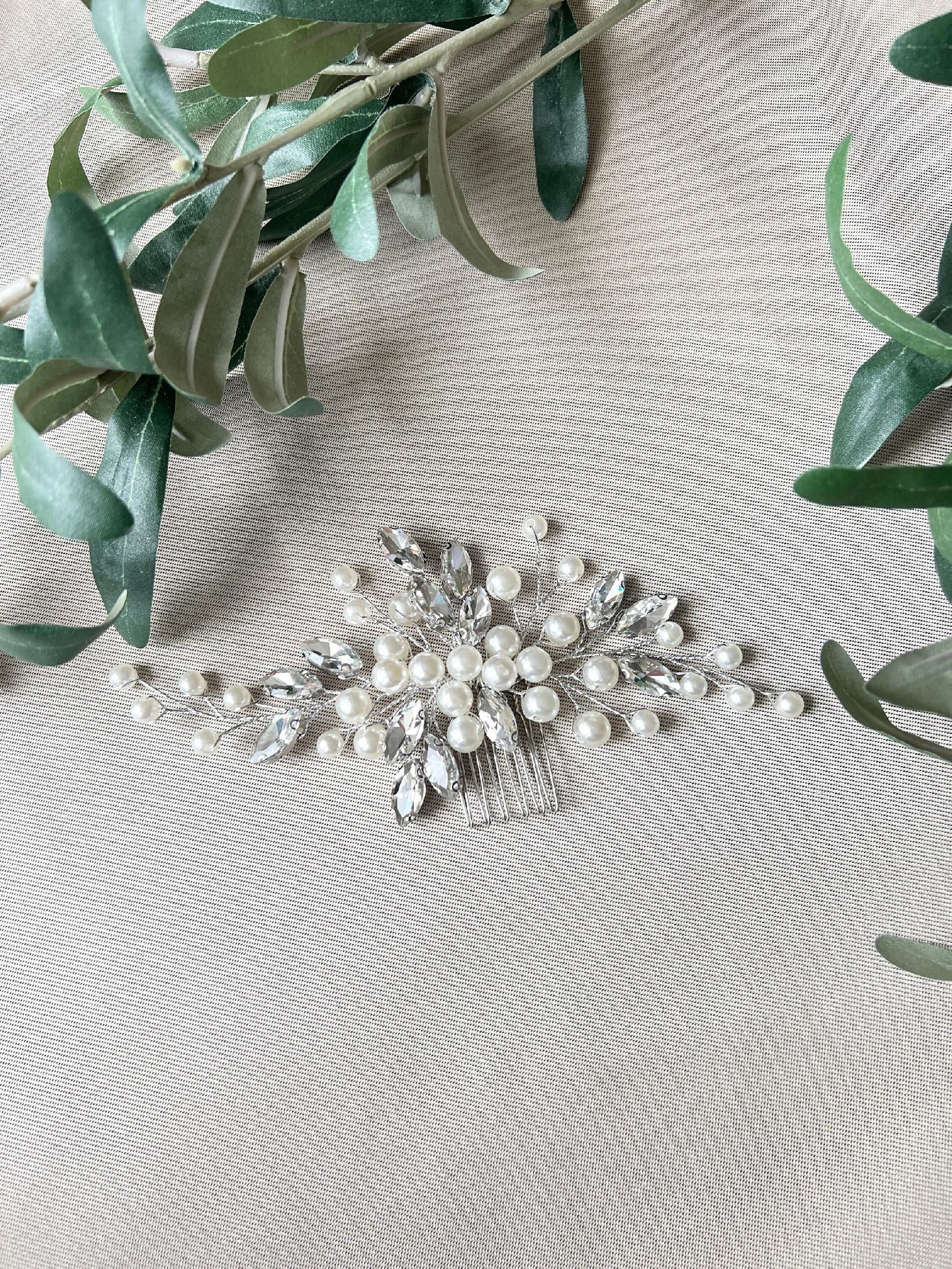 Braut Haarschmuck, Haarkamm, Perlen und Strasssteine, Silber, Weiß, Hochzeit, hochwertiger-Brauthaarschmuck-Schmuckblüte