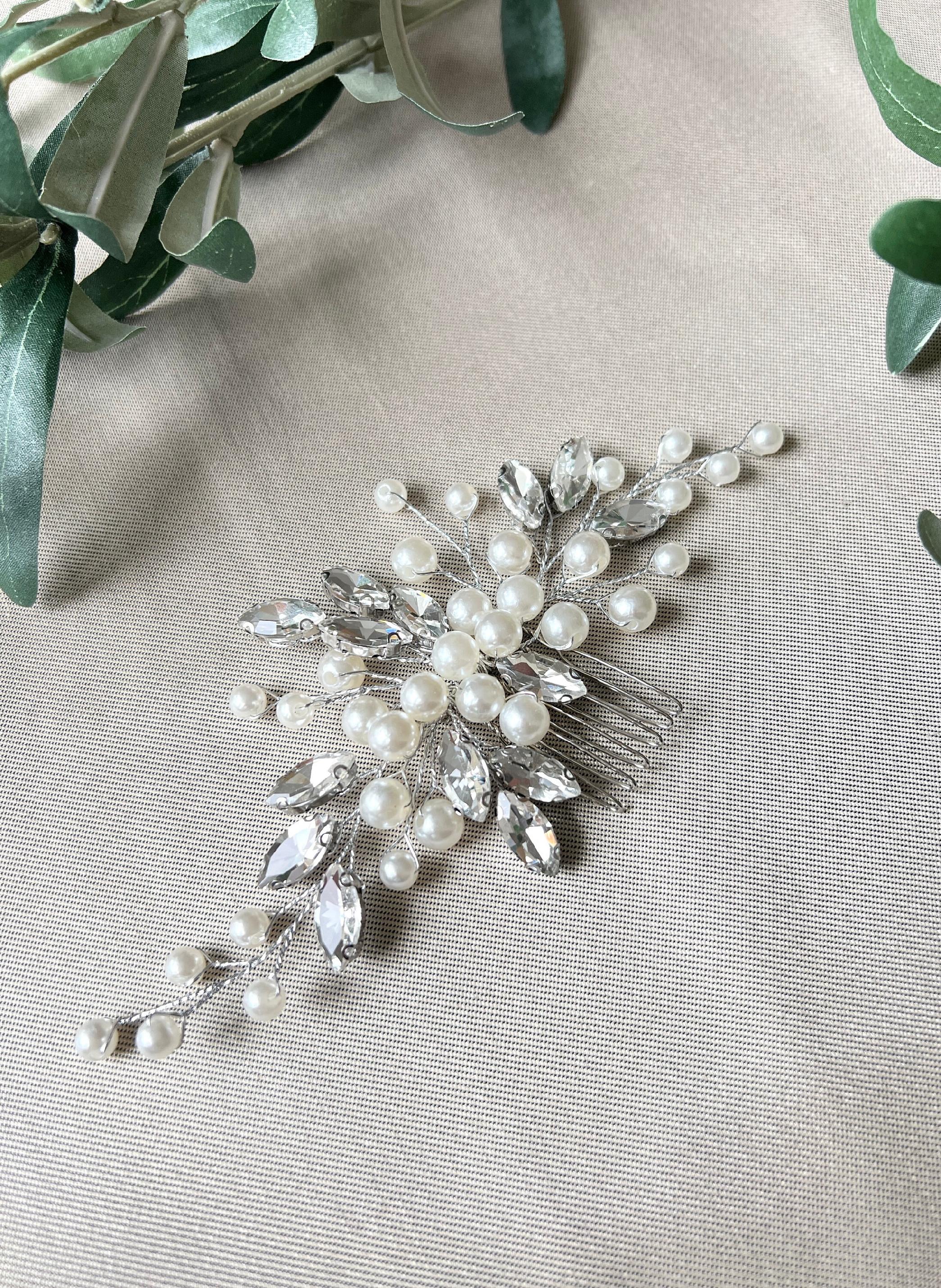 Braut Haarschmuck, Haarkamm, Perlen und Strasssteine, Silber, Weiß, Hochzeit, hochwertiger-Brauthaarschmuck-Schmuckblüte